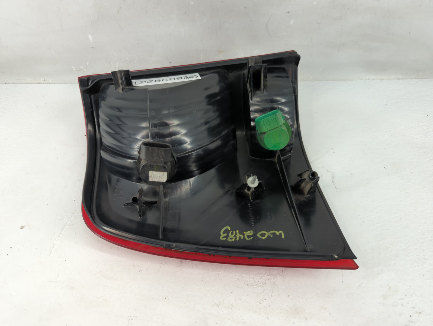 2002-2005 Ford Explorer Tail Light Assembly Passenger Right OEM P/N:IL2X-138504-8 Fits Fits 2002 2003 2004 2005 OEM Used Aut