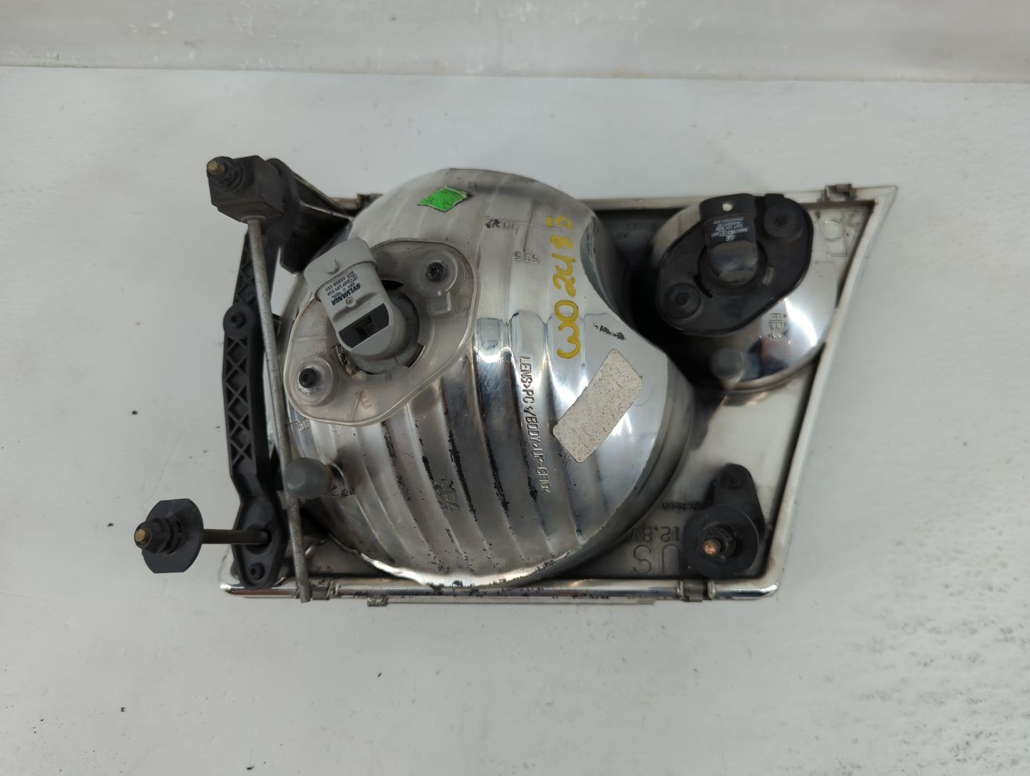 2002-2005 Ford Explorer Passenger Right Oem Head Light Headlight Lamp - Oemusedautoparts1.com