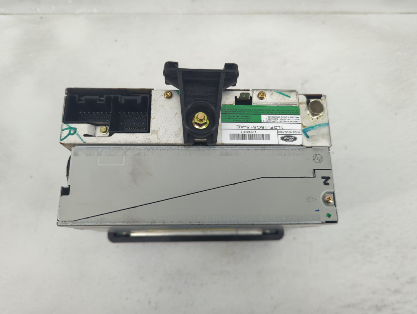 2002-2004 Ford Explorer Radio AM FM Cd Player Receiver Replacement P/N:1L2F-18C815-AE Fits Fits 2002 2003 2004 OEM Used Auto