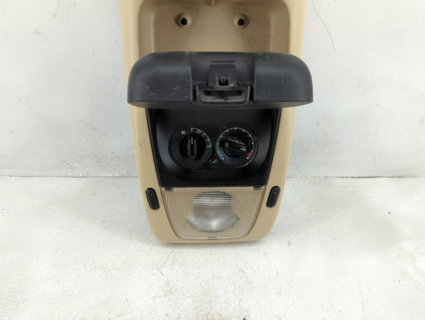 2003 Ford Explorer Overhead Roof Console - Oemusedautoparts1.com