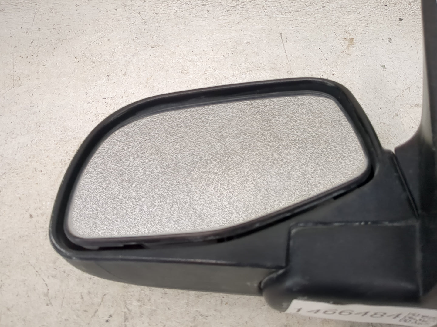 2002-2005 Ford Explorer Driver Side View Mirror - Left Door Mirror OEM Used - Oemusedautoparts1.com