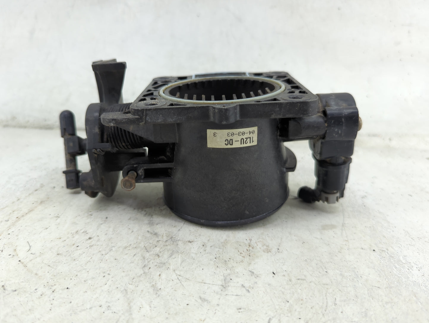 2002-2003 Ford Explorer Throttle Body P/N:1L2U-DC Fits Fits 2002 2003 OEM Used Auto Parts - Oemusedautoparts1.com