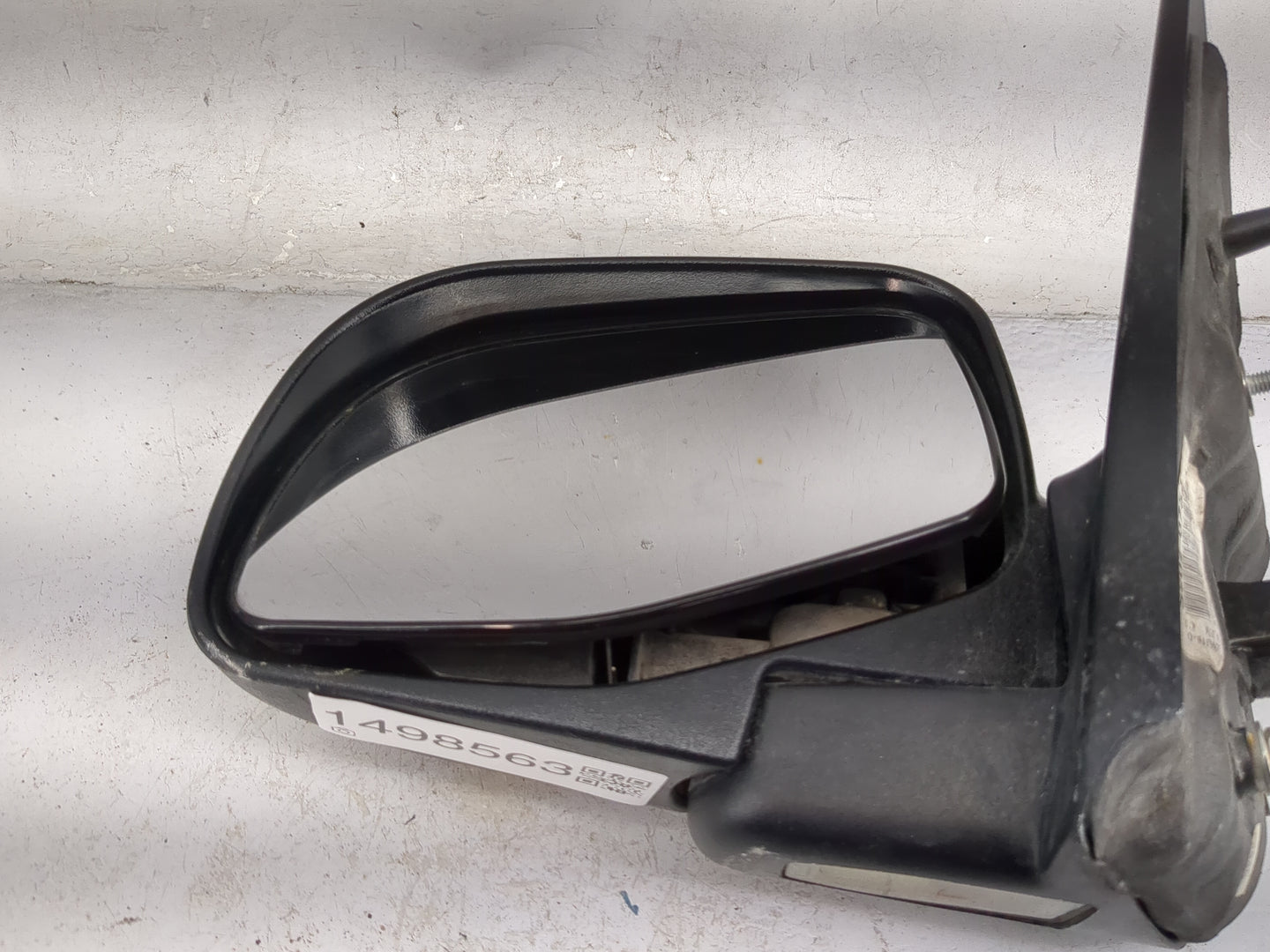 2002-2005 Ford Explorer Driver Side View Mirror - Left Door Mirror OEM Used - Oemusedautoparts1.com