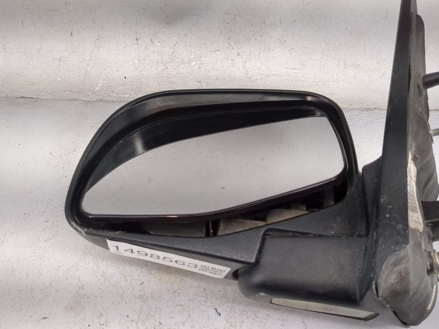 2002-2005 Ford Explorer Driver Side View Mirror - Left Door Mirror OEM Used - Oemusedautoparts1.com