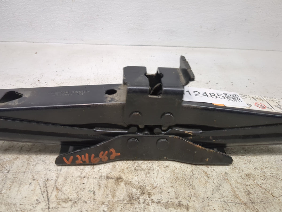 2003 Ford Explorer Spare Scissor Car Jack Black 1512485 - Oemusedautoparts1.com