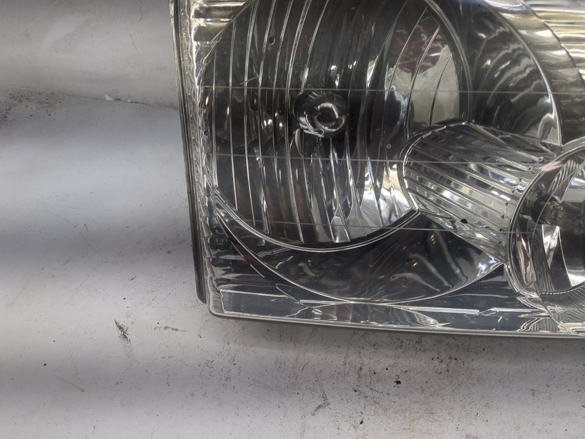 2002-2005 Ford Explorer Passenger Right Oem Head Light Headlight Lamp 1518847 - Oemusedautoparts1.com