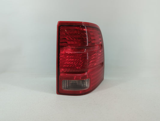 2002-2005 Ford Explorer Tail Light Assembly Passenger Right OEM P/N:5480780 1L2X-13B504-B Fits Fits 2002 2003 2004 2005 OEM 