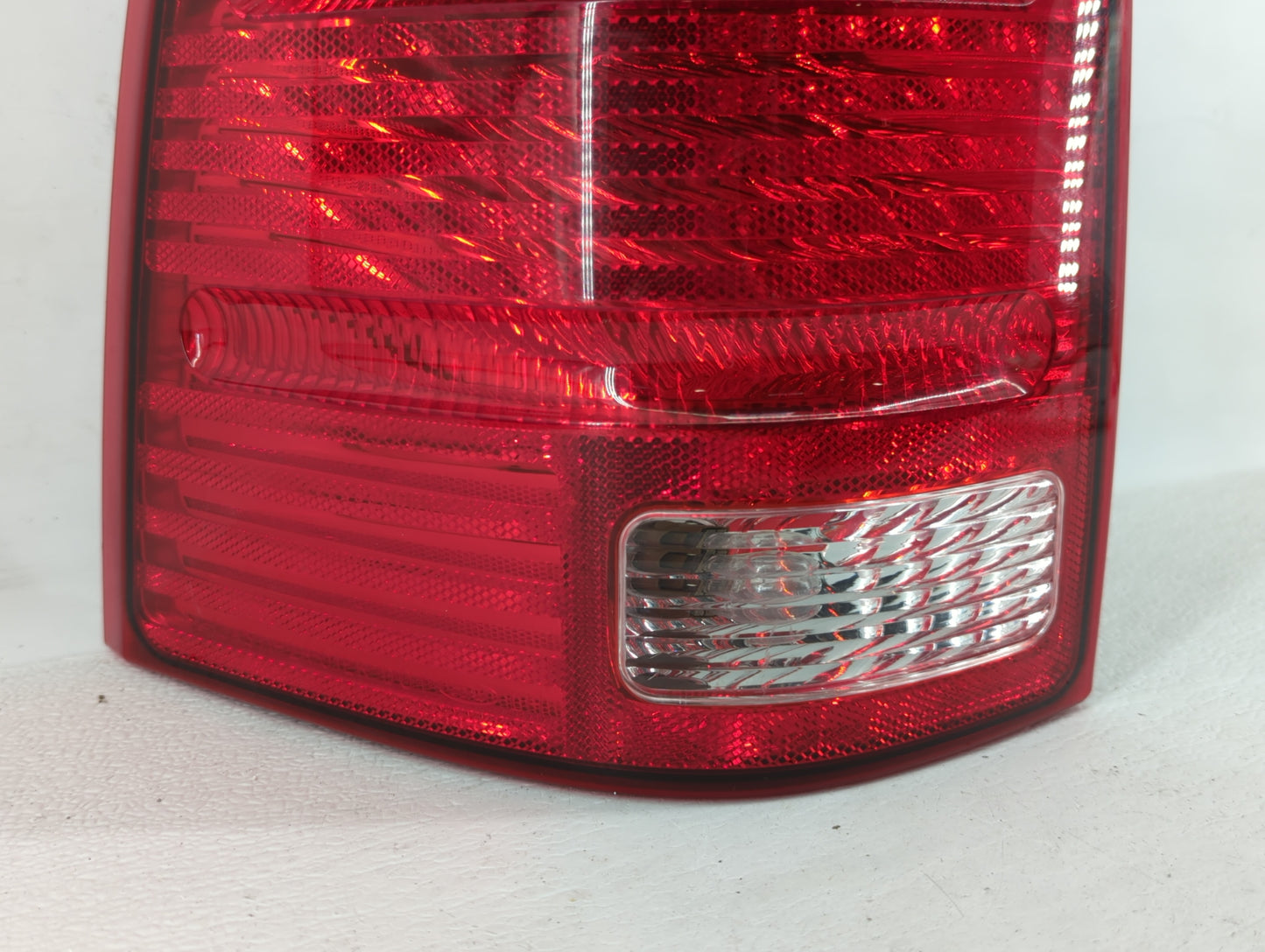 2002-2005 Ford Explorer Tail Light Assembly Driver Left OEM P/N:1L2X-13B505-B Fits Fits 2002 2003 2004 2005 OEM Used Auto Pa