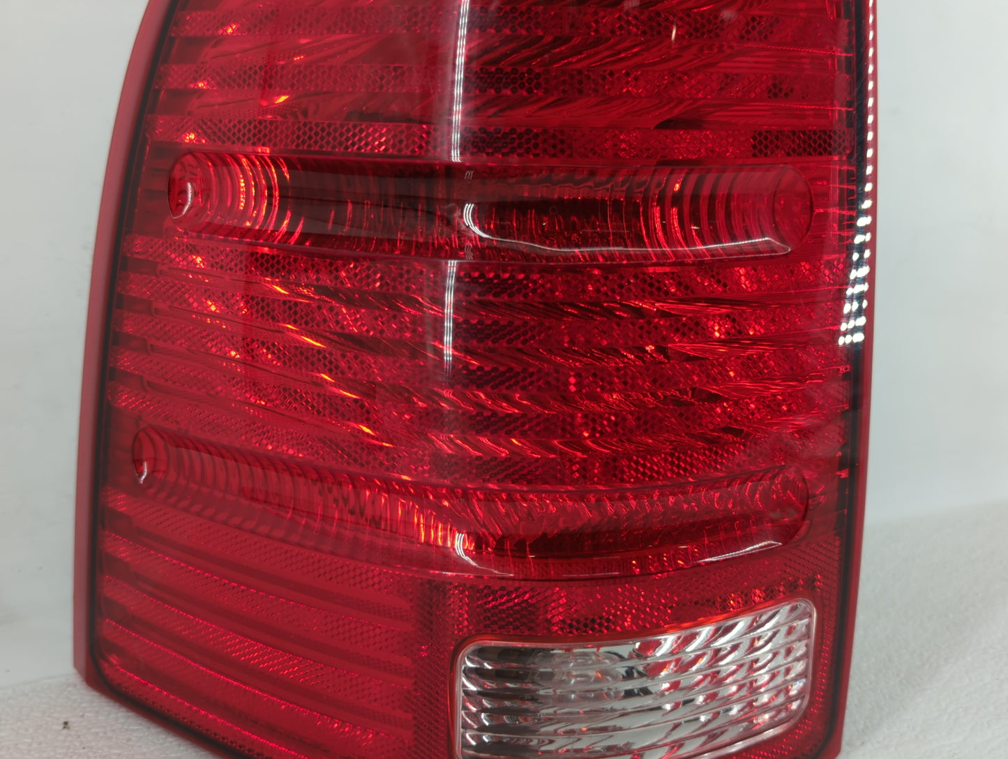 2002-2005 Ford Explorer Tail Light Assembly Driver Left OEM P/N:1L2X-13B505-B Fits Fits 2002 2003 2004 2005 OEM Used Auto Pa