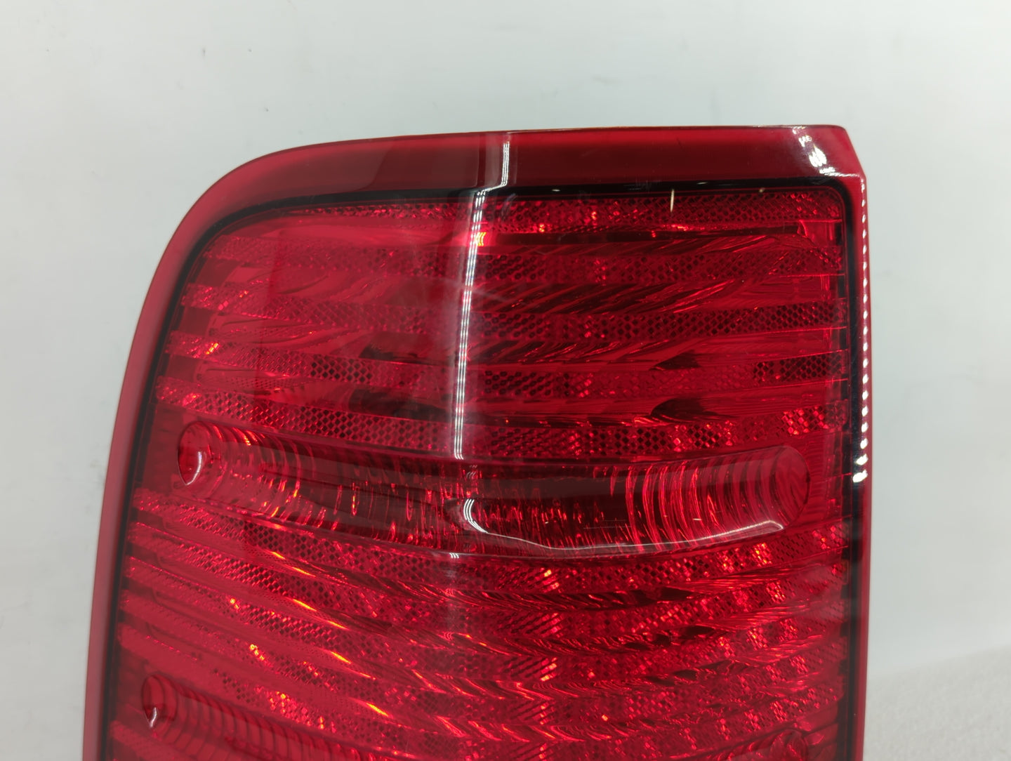 2002-2005 Ford Explorer Tail Light Assembly Driver Left OEM P/N:1L2X-13B505-B Fits Fits 2002 2003 2004 2005 OEM Used Auto Pa