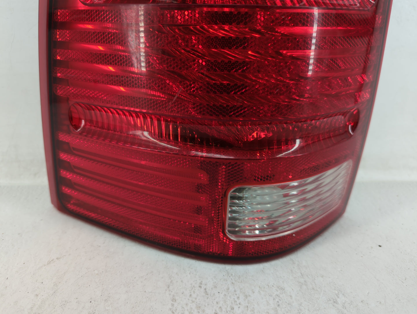 2002-2005 Ford Explorer Tail Light Assembly Driver Left OEM P/N:1L2X-13B505-B Fits Fits 2002 2003 2004 2005 OEM Used Auto Pa