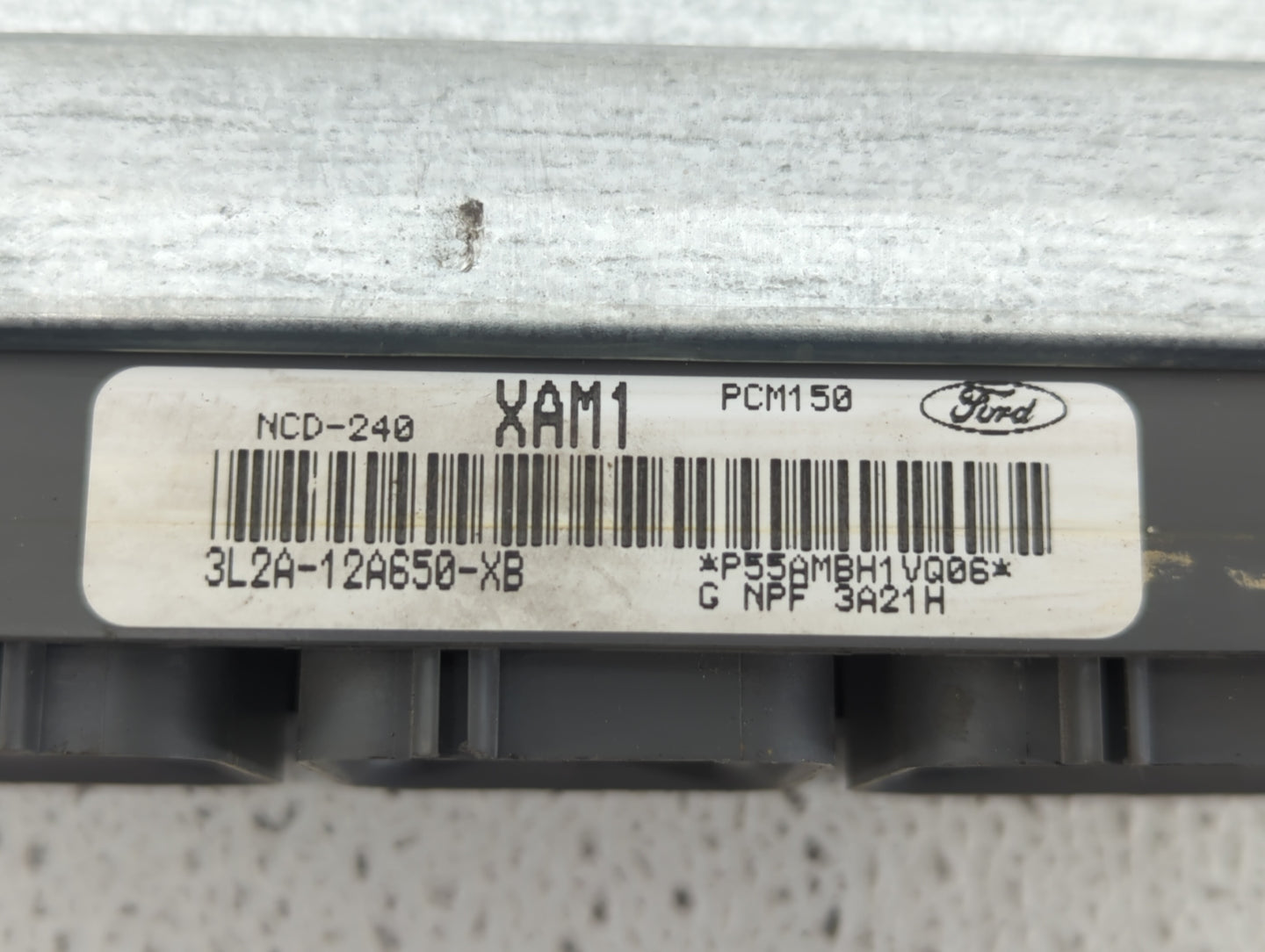 2003 Ford Explorer PCM Engine Control Computer ECU ECM PCU OEM P/N:3L2A-12A650-XC 3L2A-12A650-XB Fits OEM Used Auto Parts - 