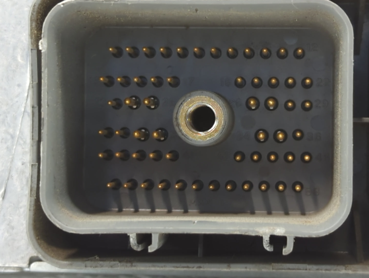 2003 Ford Explorer PCM Engine Control Computer ECU ECM PCU OEM P/N:3L2A-12A650-XD 3L2A-12A650-XE Fits OEM Used Auto Parts - 