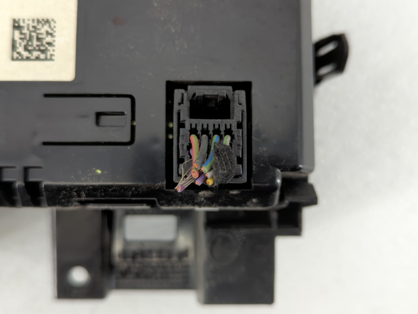 Ford Explorer Information Display Screen - Oemusedautoparts1.com