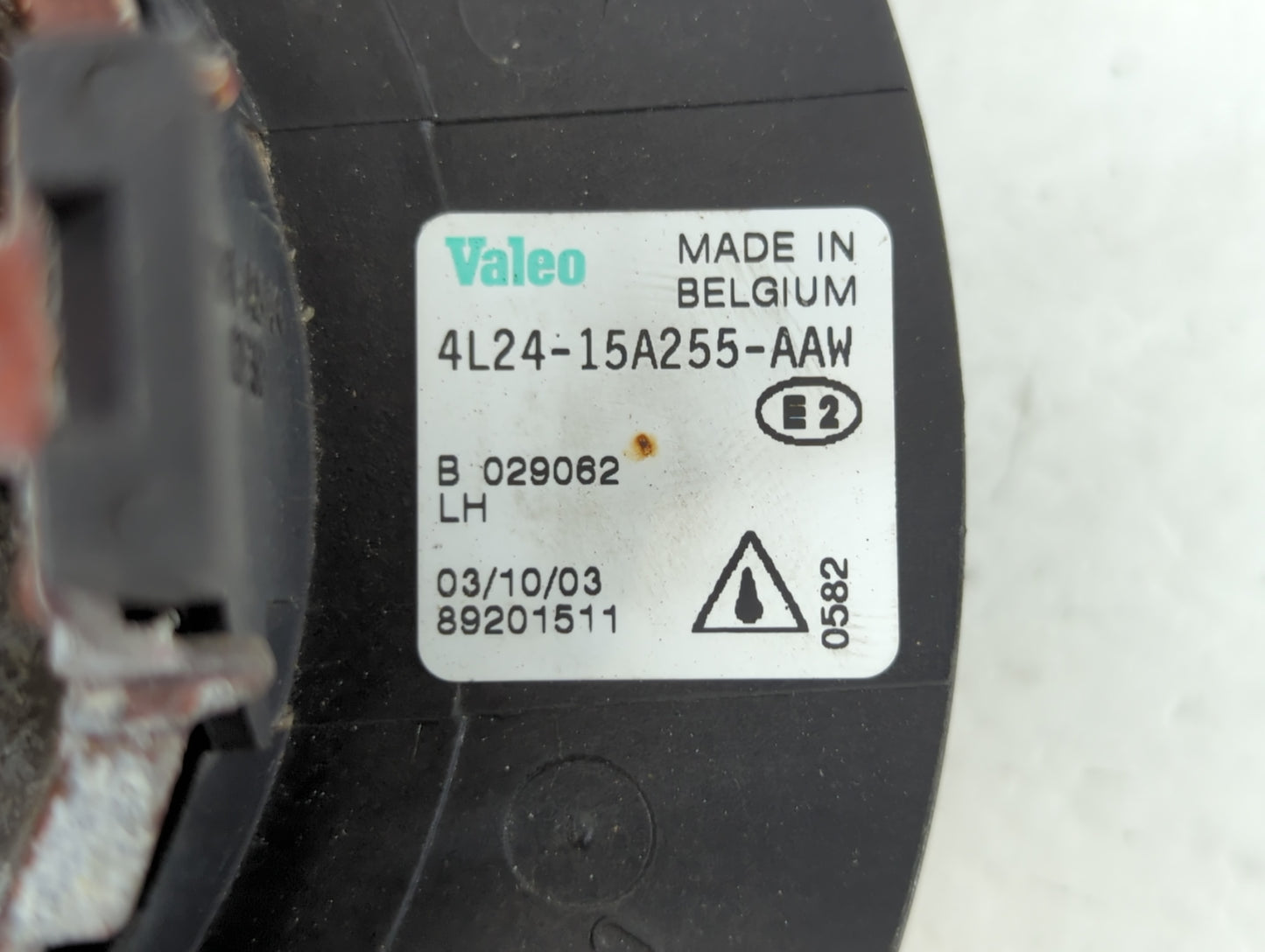 Ford Explorer Driver Left Oem Fog Light Lamp - Oemusedautoparts1.com