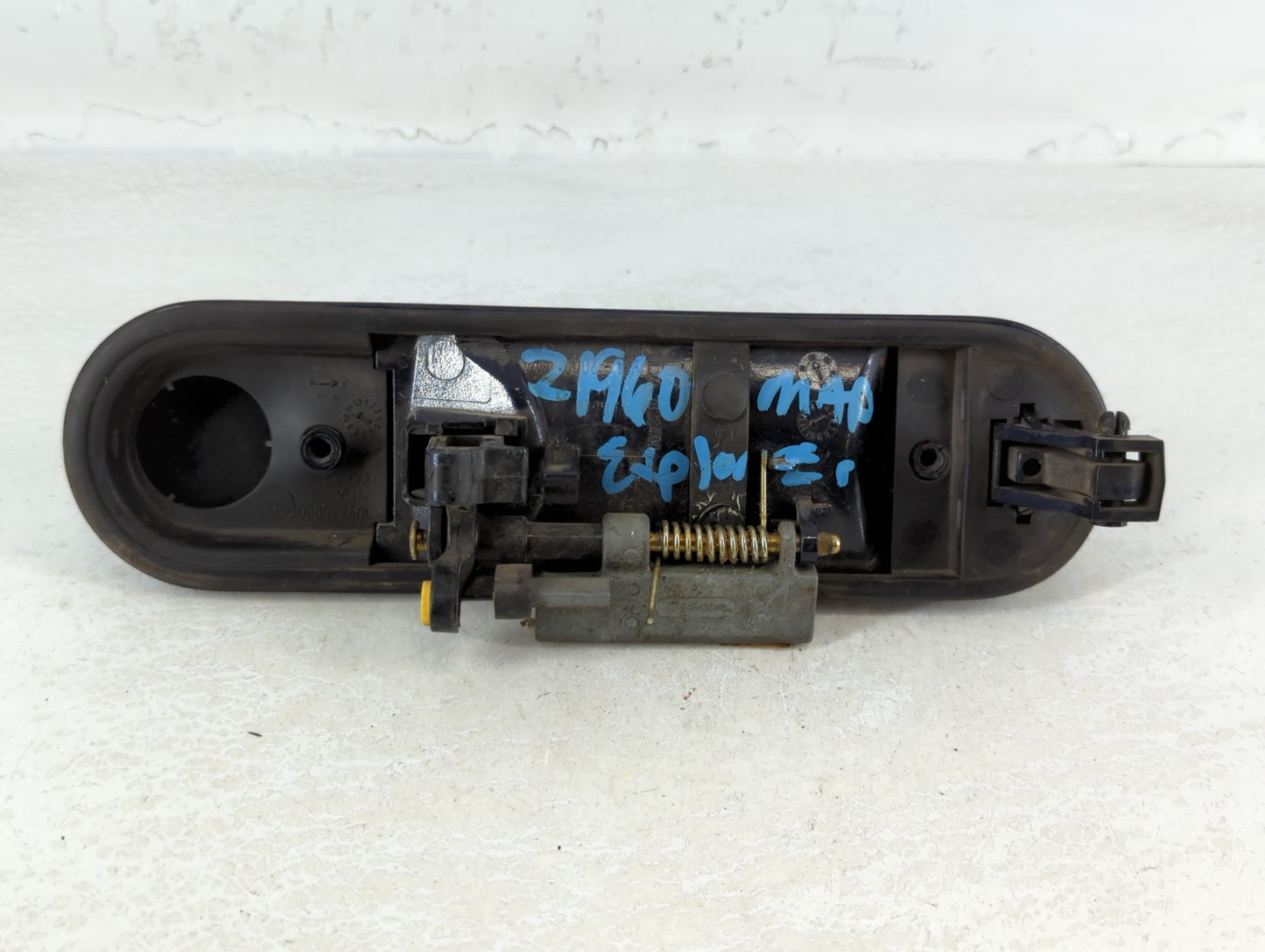 2002-2010 Ford Explorer Driver Front Left Door Handle Exterior Assembly 680391 - Oemusedautoparts1.com
