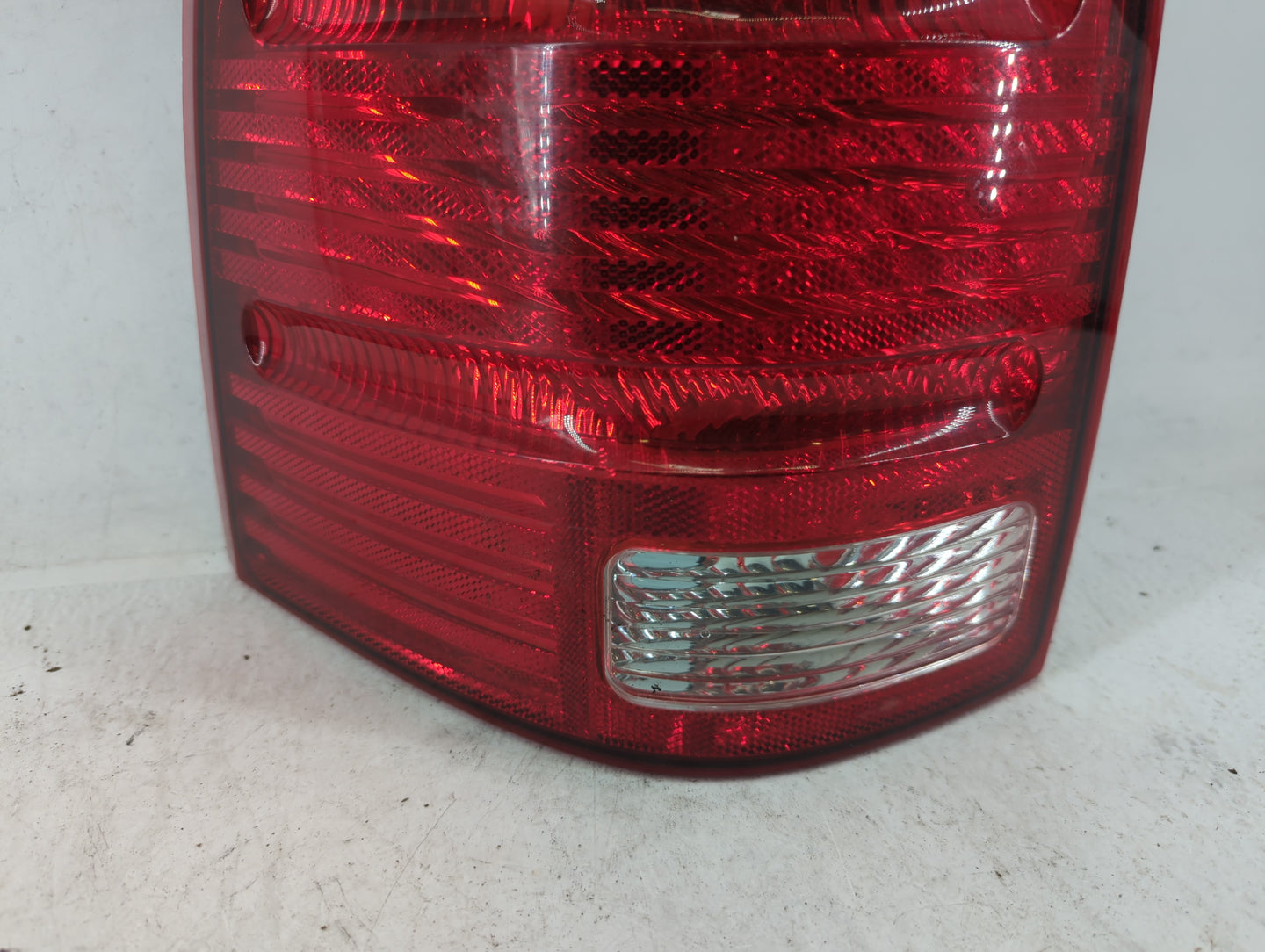 2002-2005 Ford Explorer Tail Light Assembly Driver Left OEM P/N:1L2X-138505-B Fits Fits 2002 2003 2004 2005 OEM Used Auto Pa