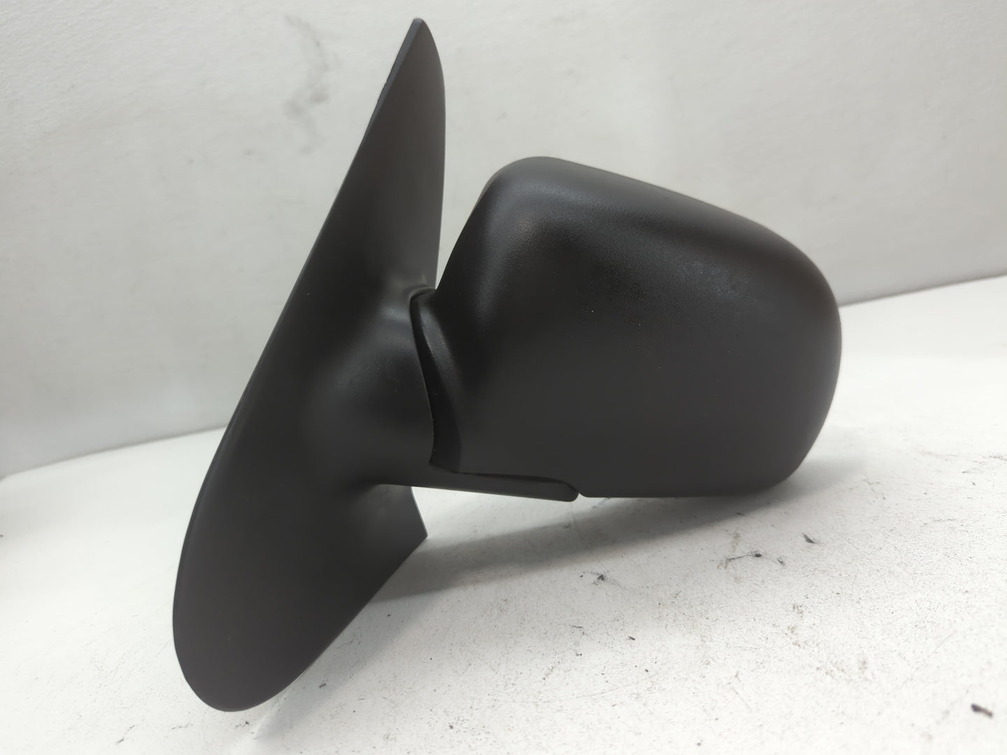 2003-2005 Ford Explorer Driver Side View Mirror - Left Door Mirror OEM Used - Oemusedautoparts1.com