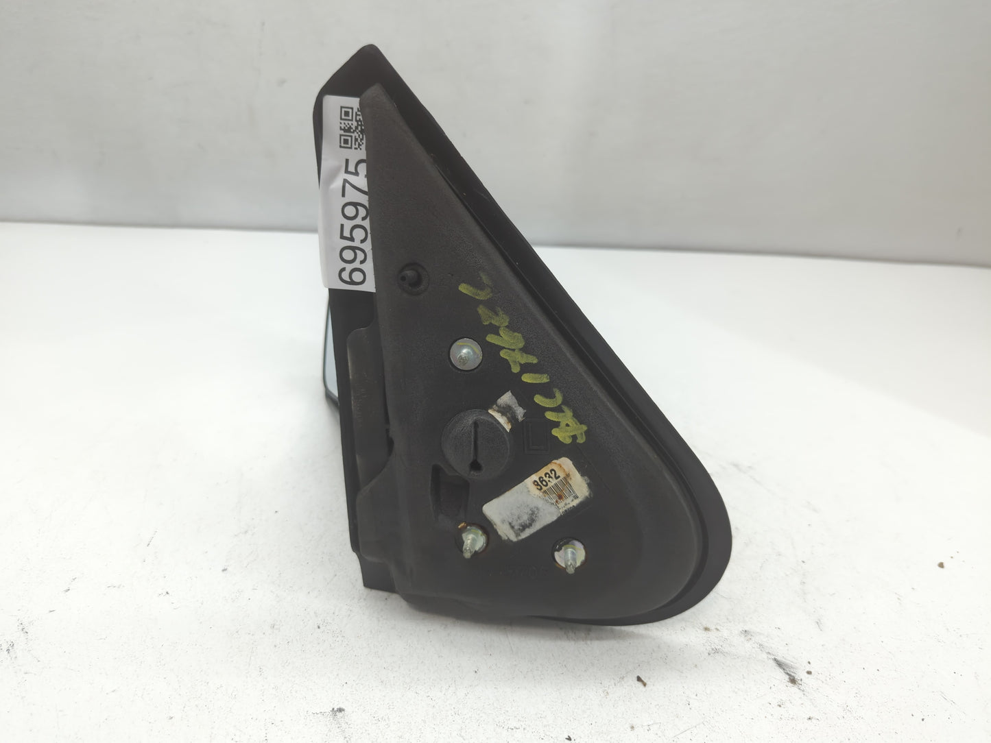 2003-2005 Ford Explorer Driver Side View Mirror - Left Door Mirror OEM Used - Oemusedautoparts1.com