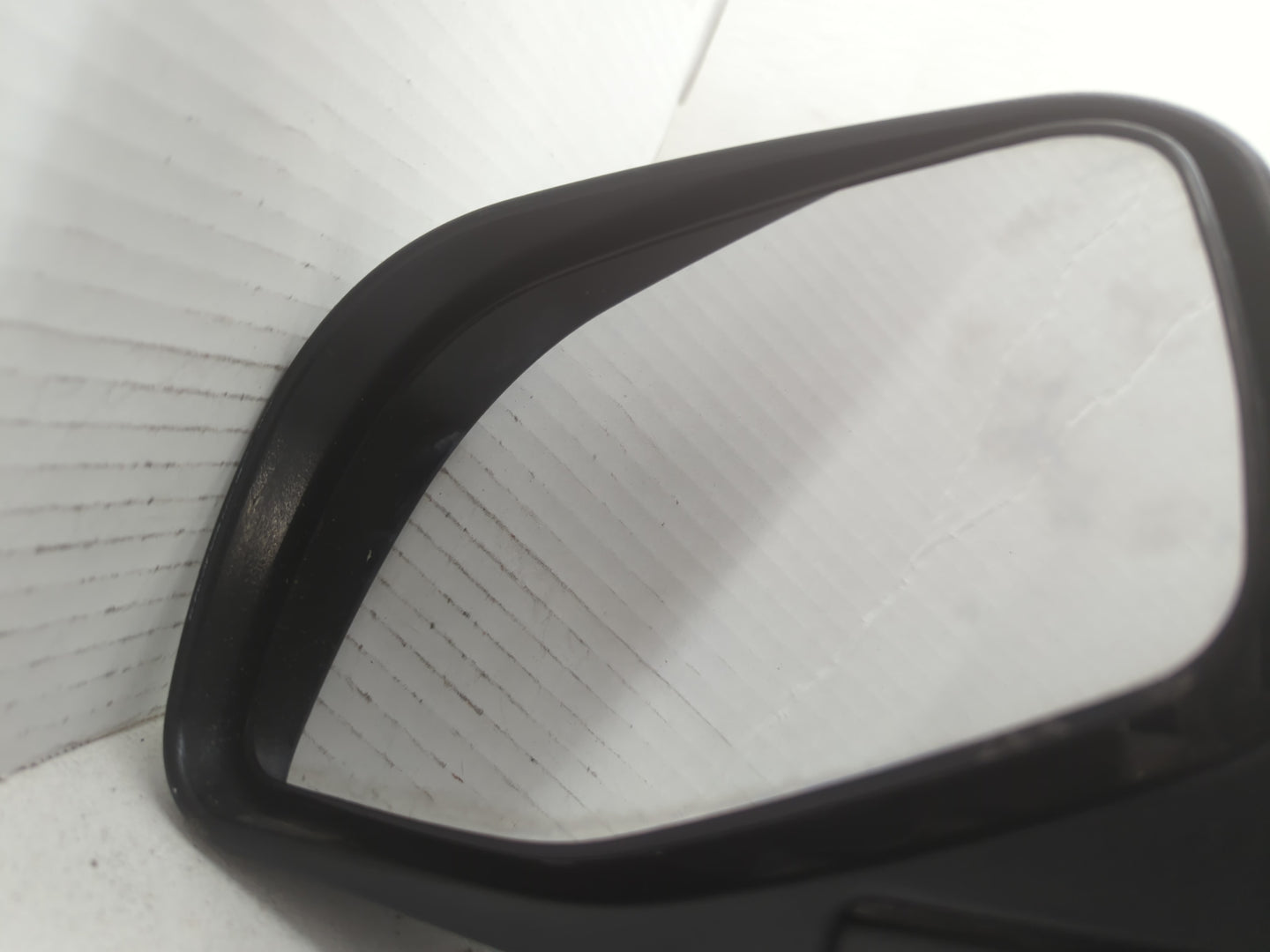 2003-2005 Ford Explorer Driver Side View Mirror - Left Door Mirror OEM Used - Oemusedautoparts1.com