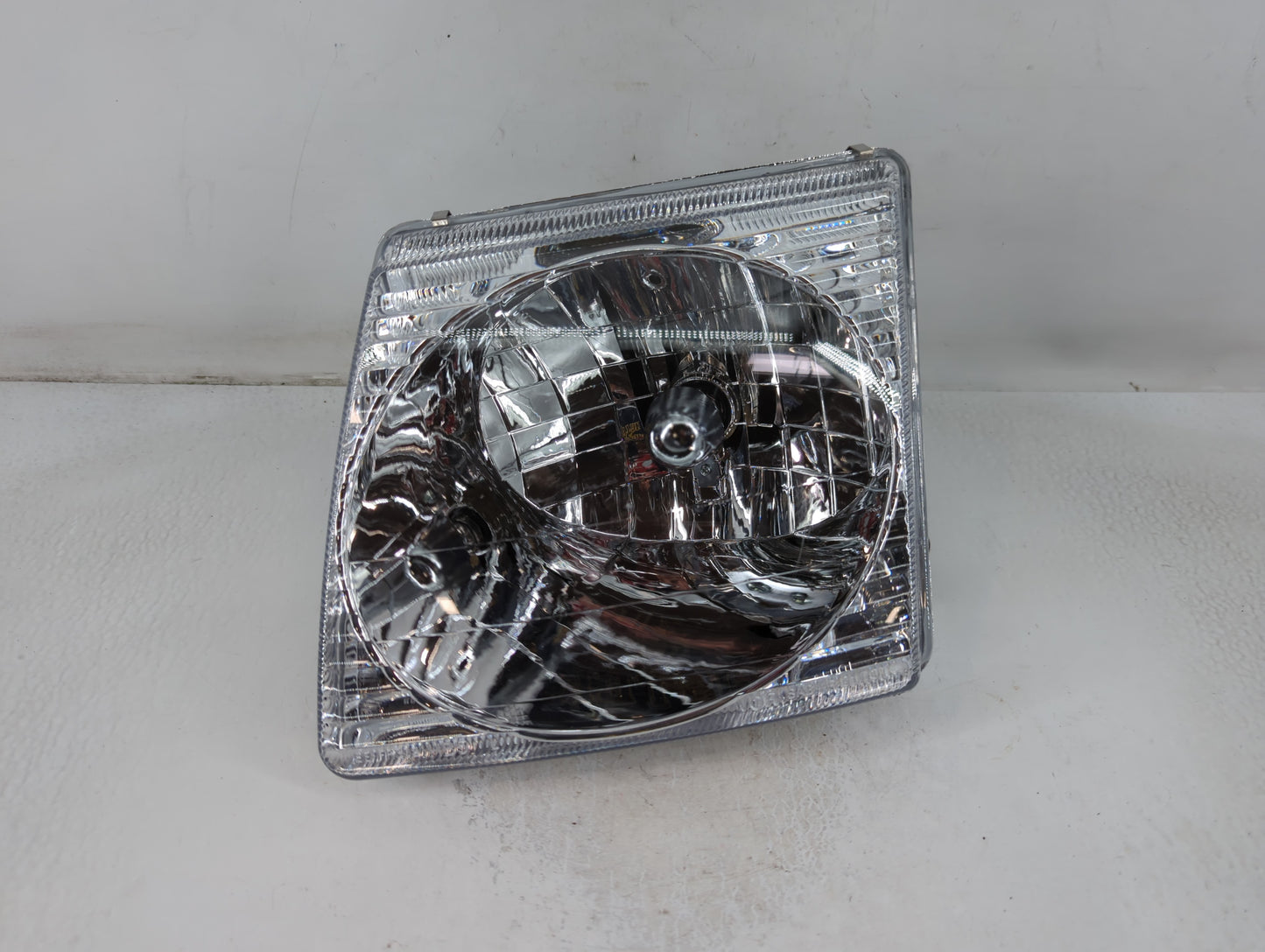 Ford Explorer Driver Left Oem Head Light Headlight Lamp - Oemusedautoparts1.com