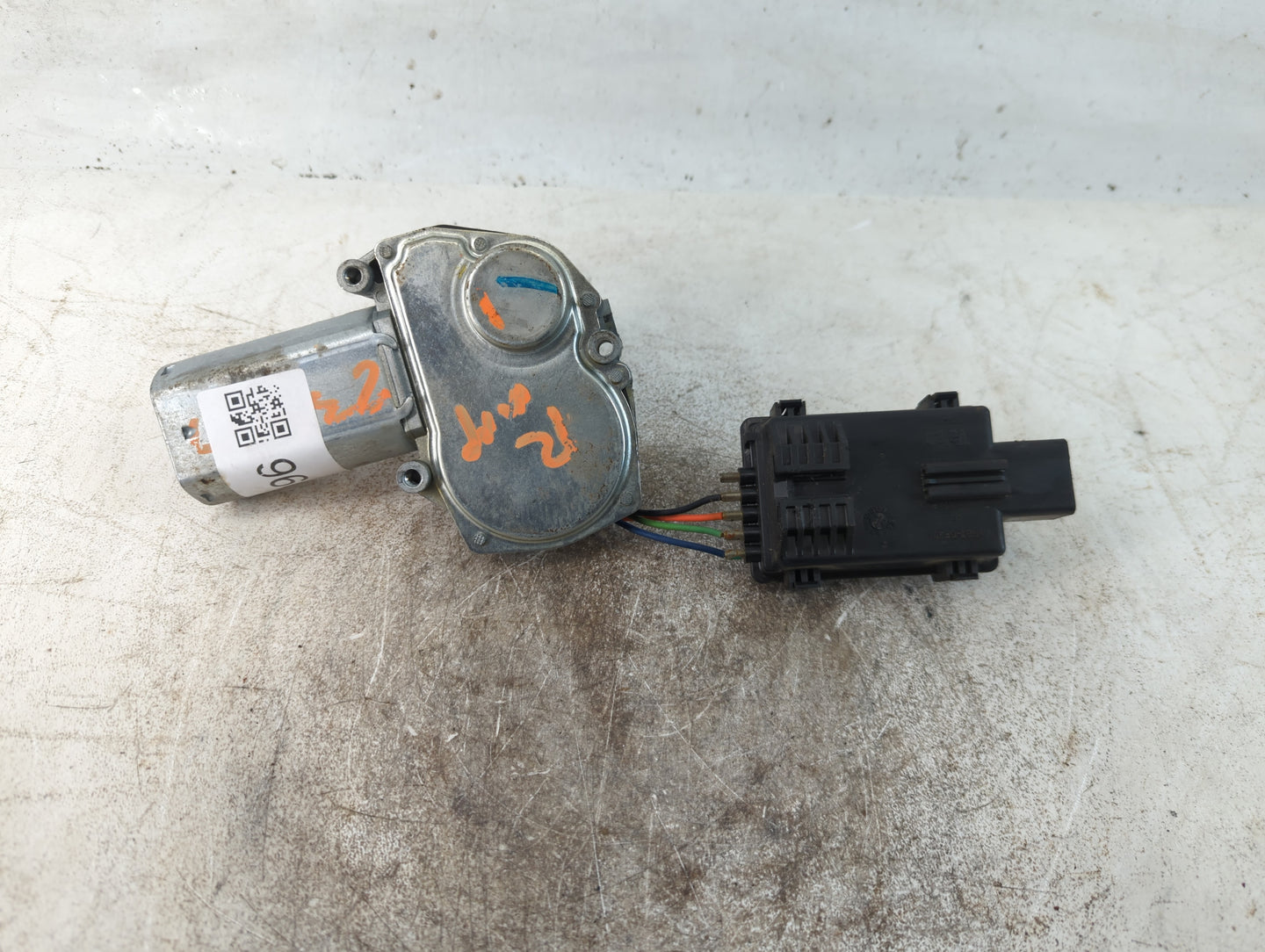 2003 Ford Explorer Rear Lid Wiper Motor P/N:53017276 Fits OEM Used Auto Parts - Oemusedautoparts1.com