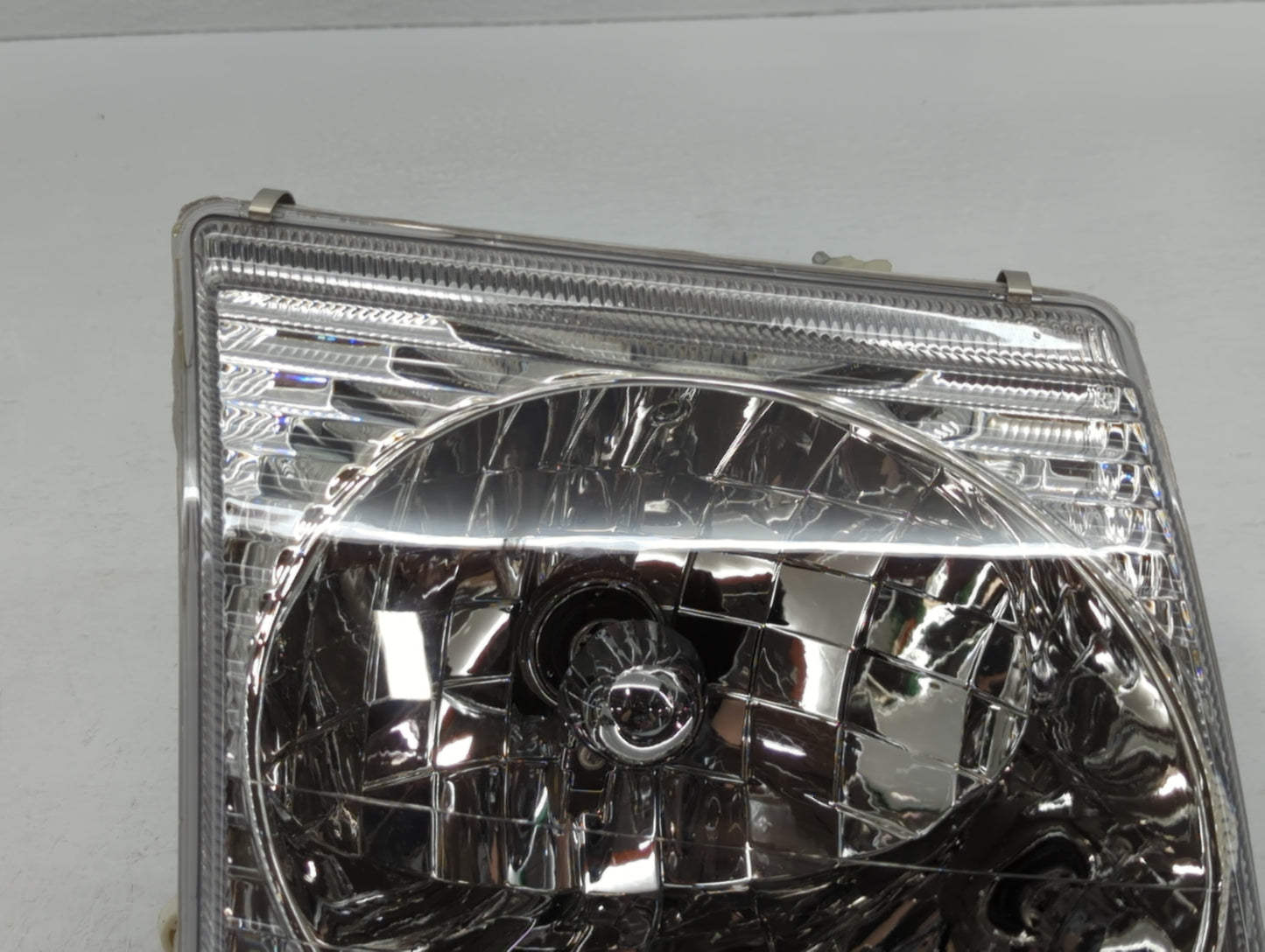 Ford Explorer Passenger Right Oem Head Light Headlight Lamp - Oemusedautoparts1.com