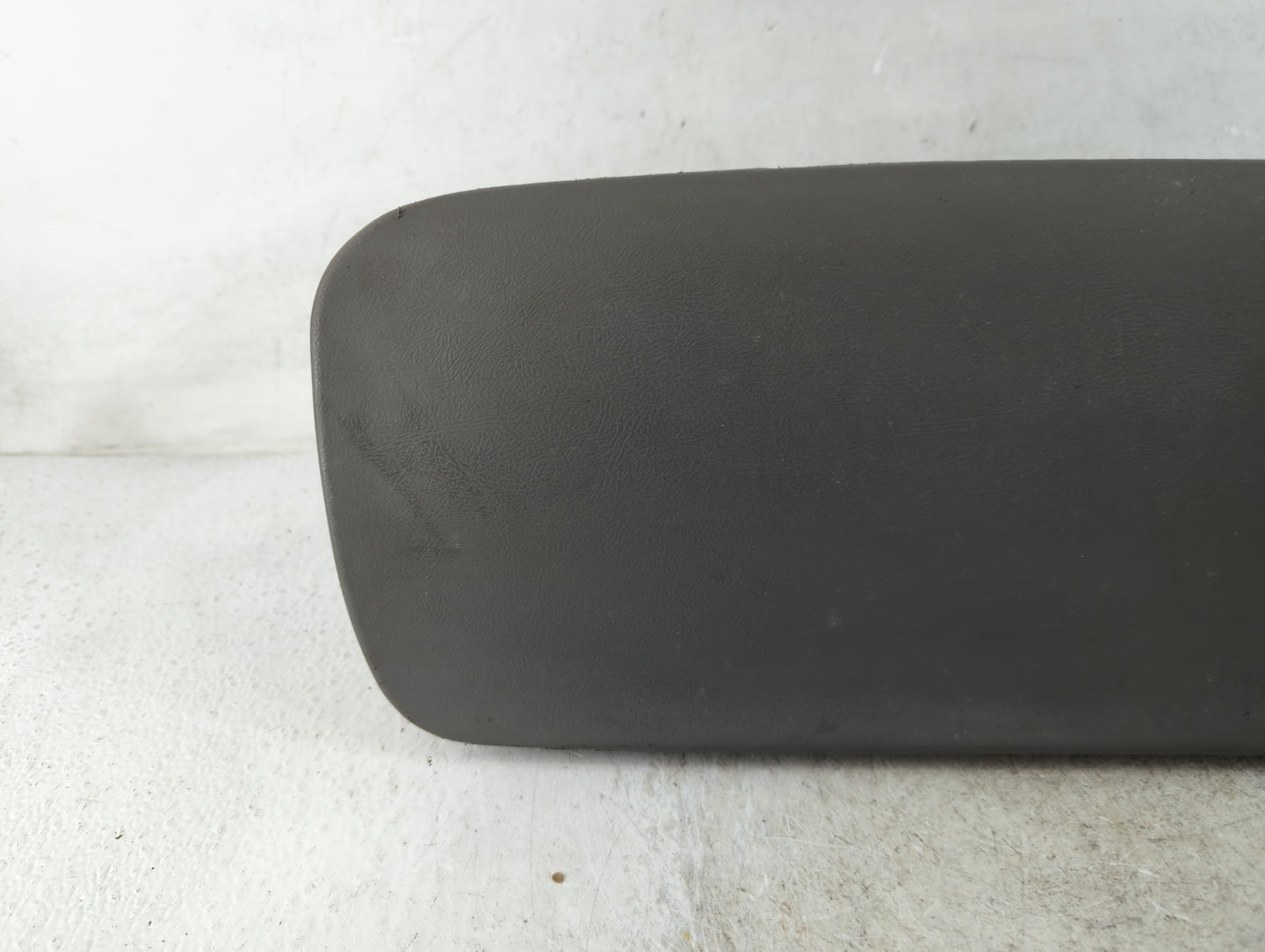 2001-2005 Ford Explorer Air Bag Driver Left Knee OEM Fits Fits 2001 2002 2003 2004 2005 OEM Used Auto Parts - Oemusedautopar