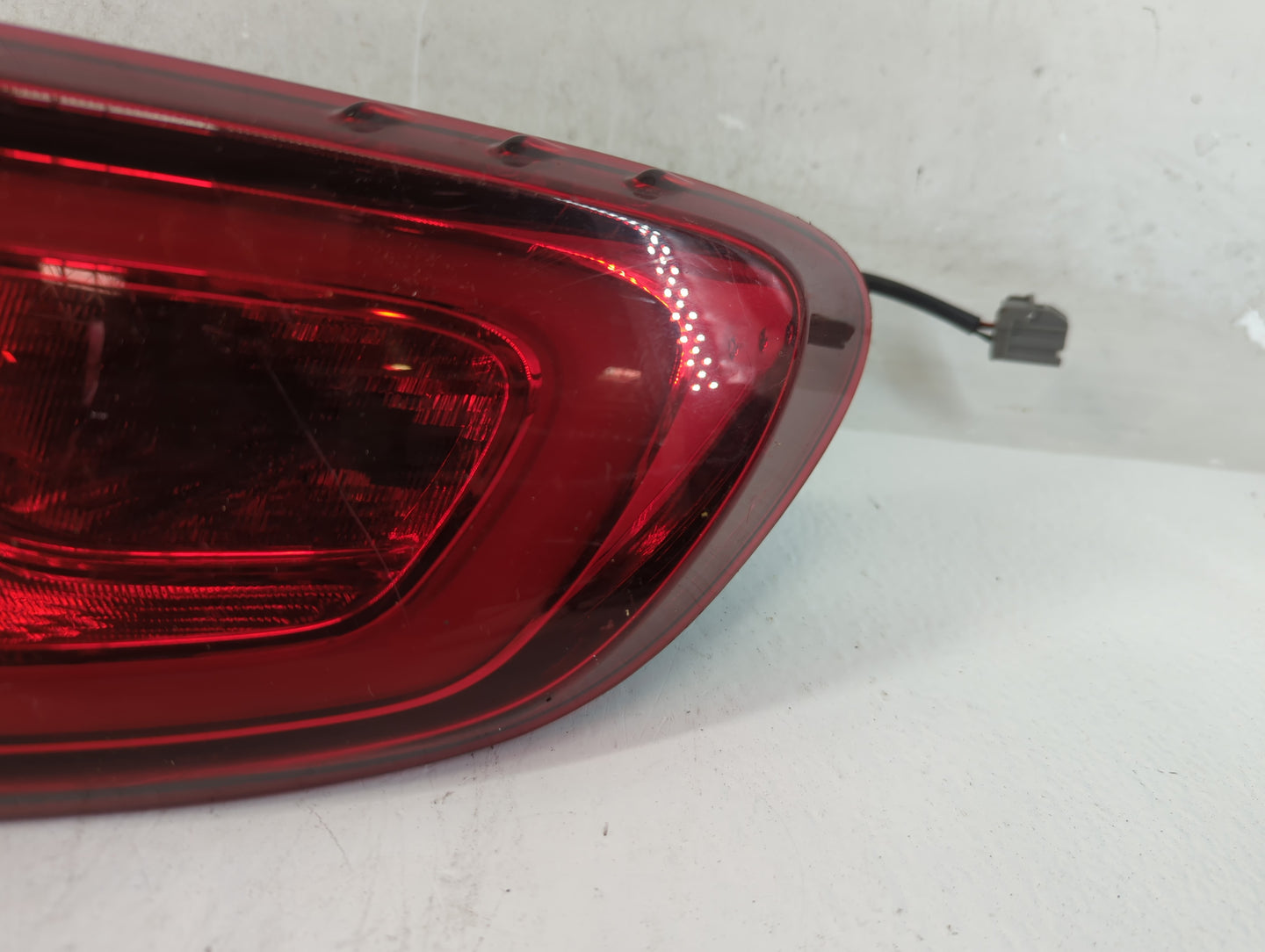 2001-2005 Ford Explorer Tail Light Assembly Passenger Right OEM Fits Fits 2001 2002 2003 2004 2005 OEM Used Auto Parts - Oem