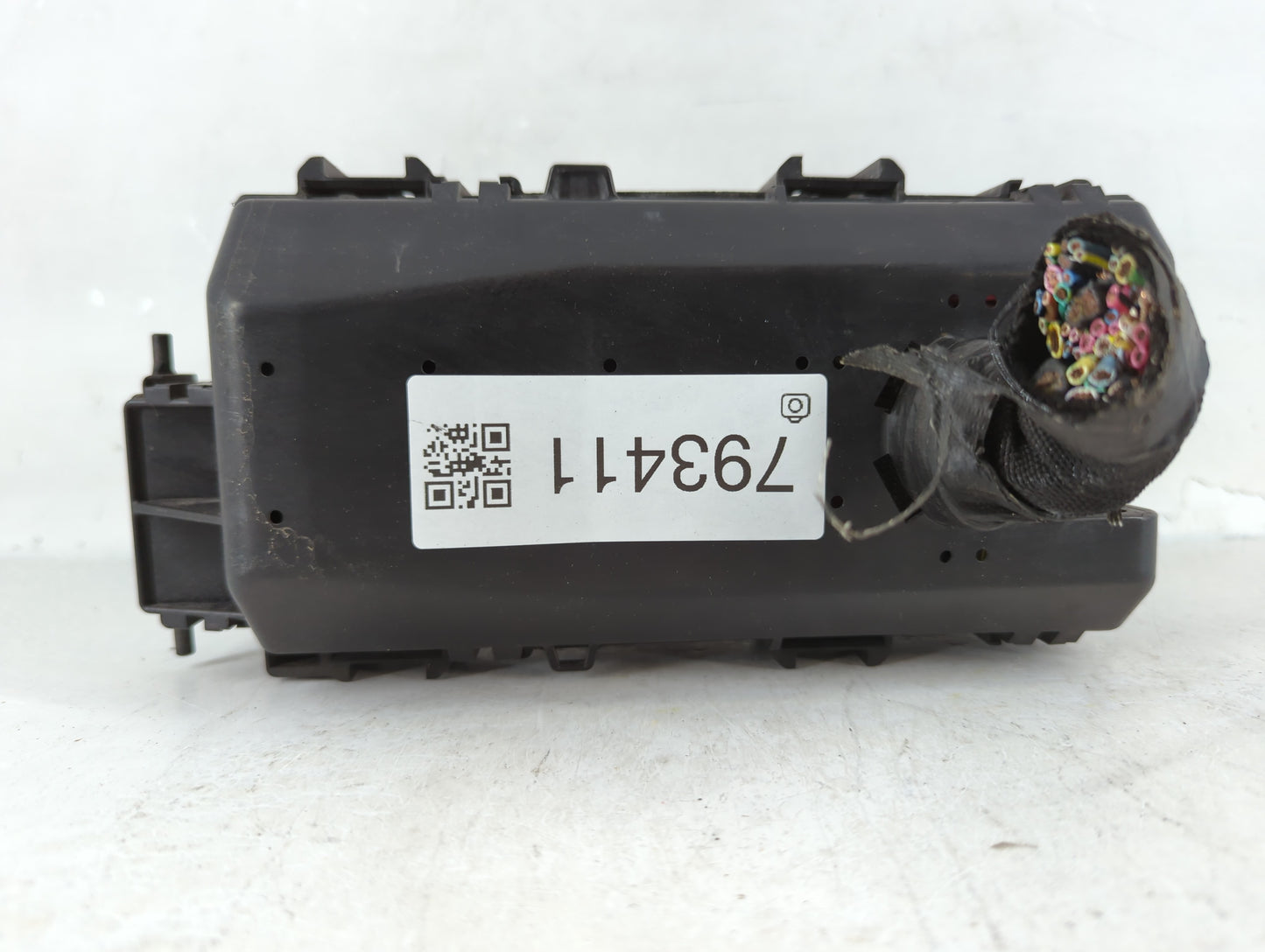 2001-2005 Ford Explorer Fusebox Fuse Box Panel Relay Module P/N:2L5T-14A075-AA Fits Fits 2001 2002 2003 2004 2005 OEM Used A