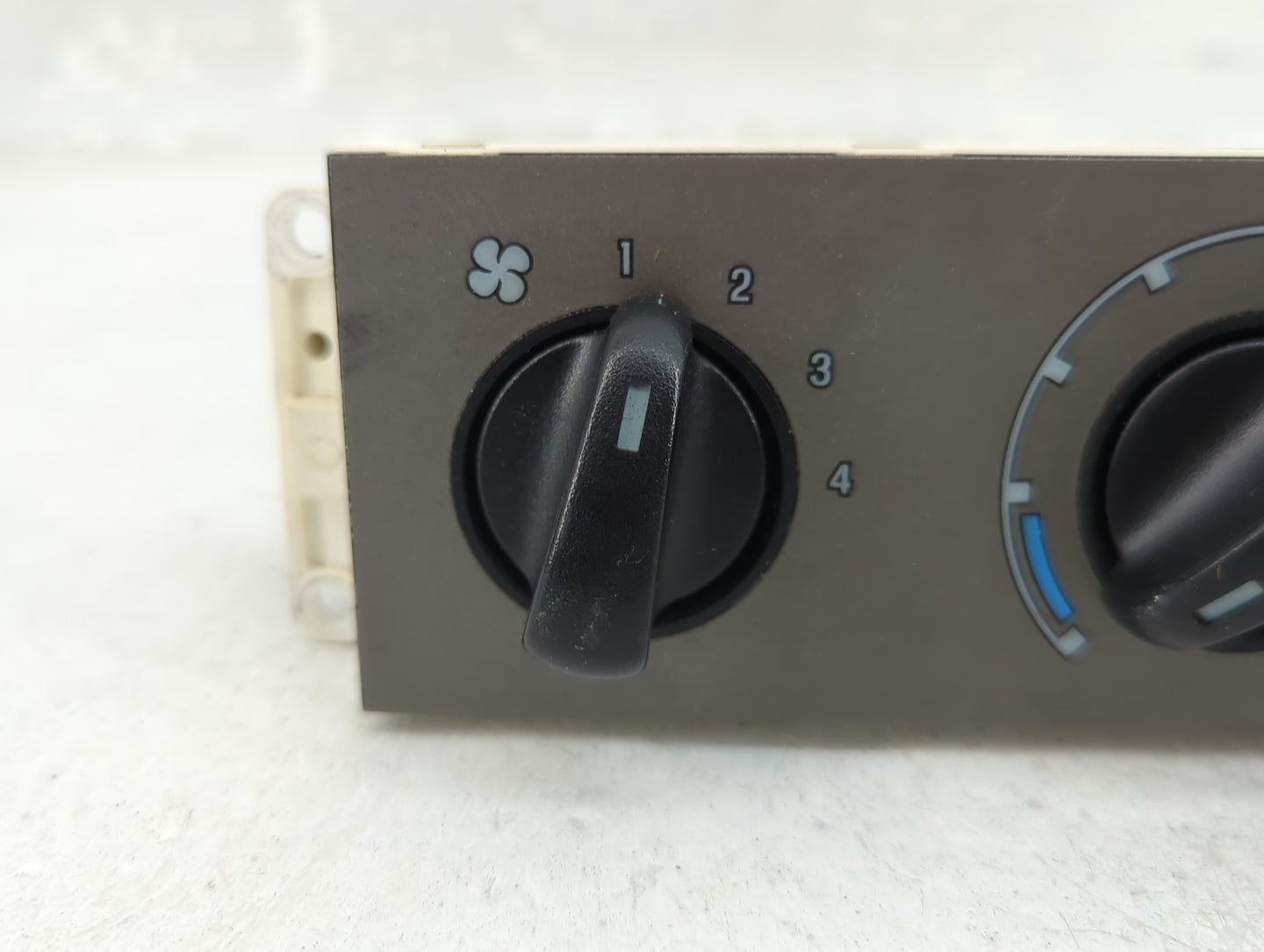 2002-2003 Ford Explorer Sport Trac Climate Control Module Temperature AC/Heater Replacement Fits Fits 2002 2003 OEM Used Aut