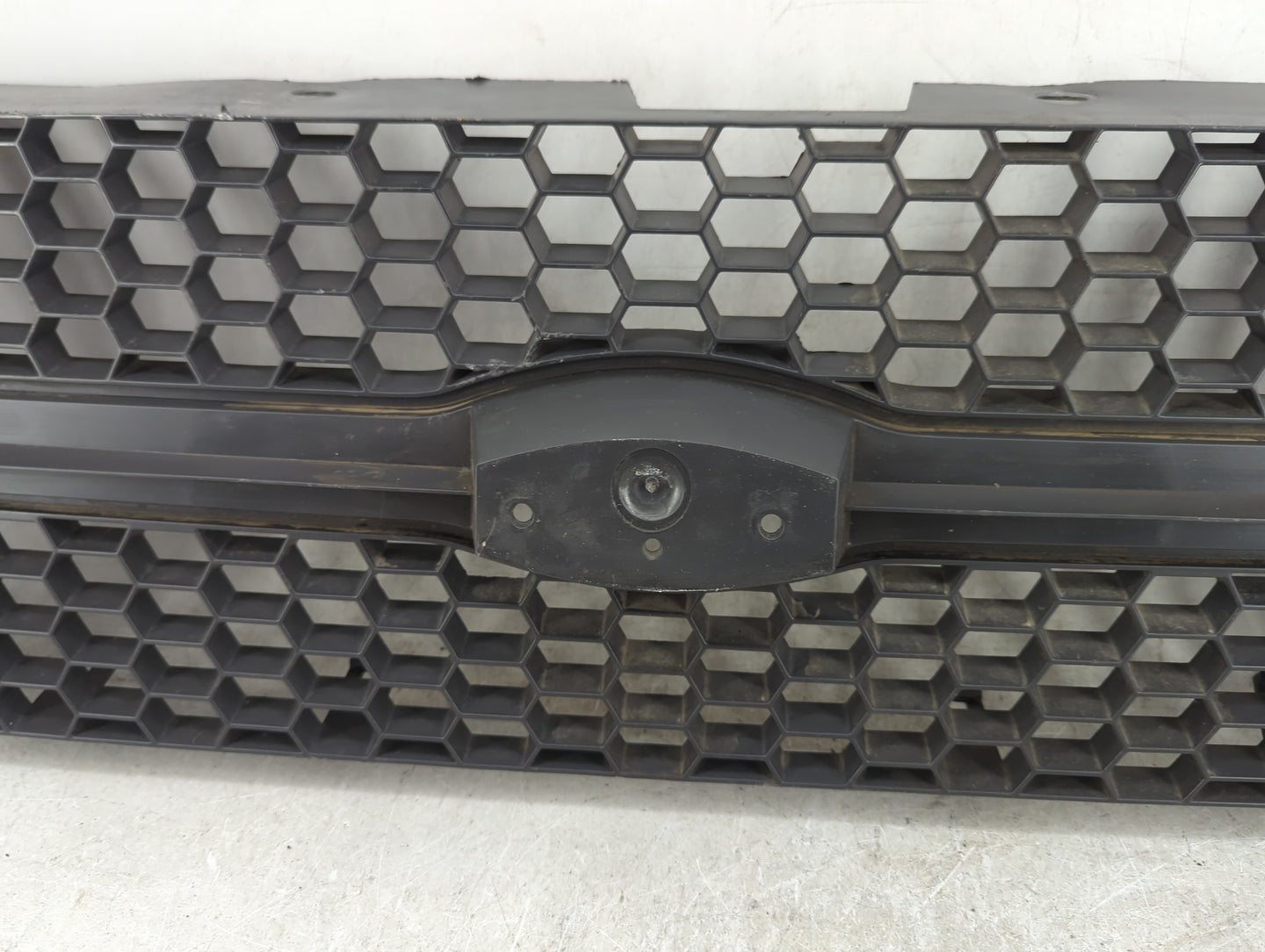 2001-2005 Ford Explorer Sport Trac Front Bumper Grille - Oemusedautoparts1.com