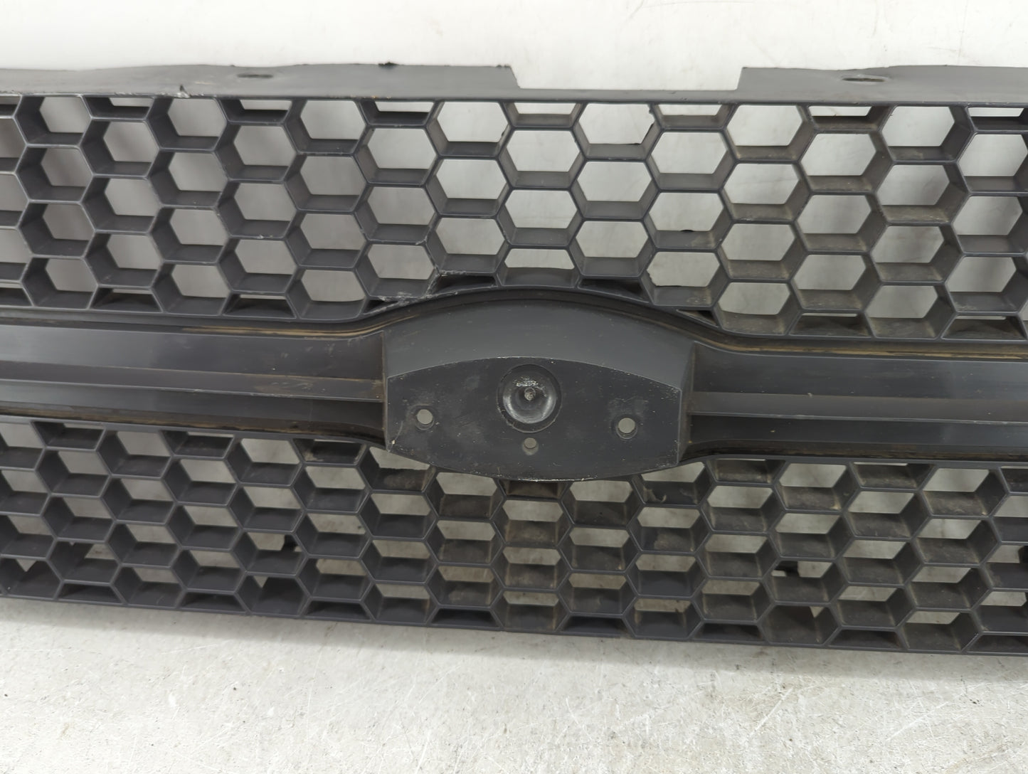 2001-2005 Ford Explorer Sport Trac Front Bumper Grille - Oemusedautoparts1.com