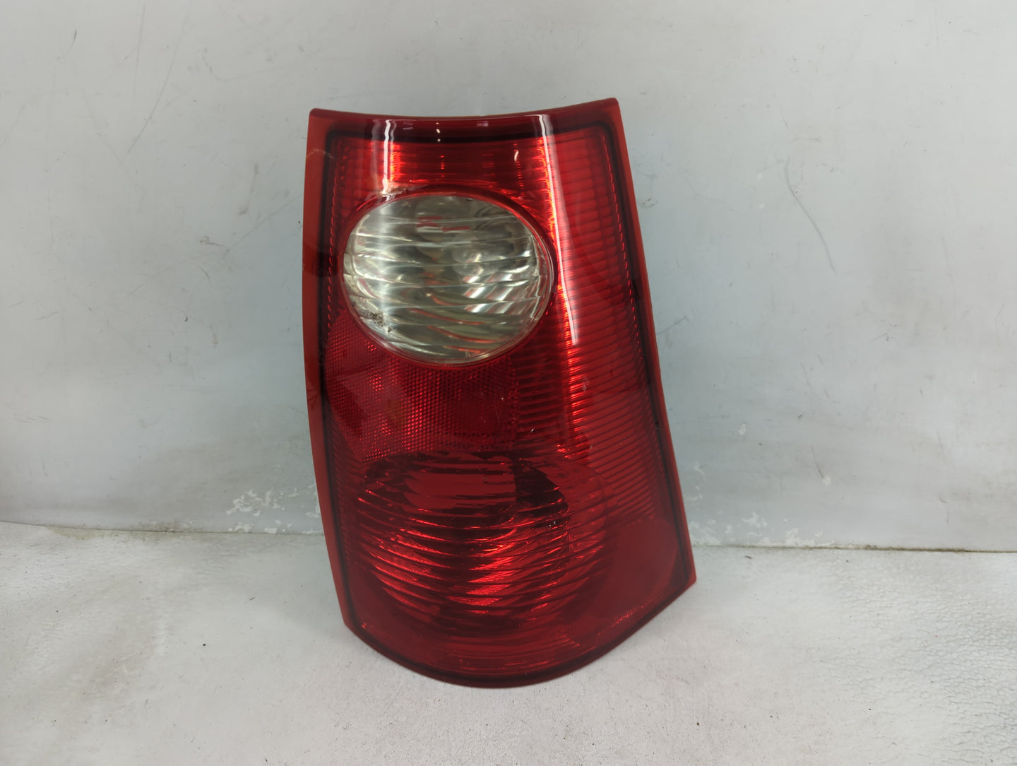 2001-2005 Ford Explorer Sport Trac Tail Light Assembly Passenger Right OEM Fits Fits 2001 2002 2003 2004 2005 OEM Used Auto 
