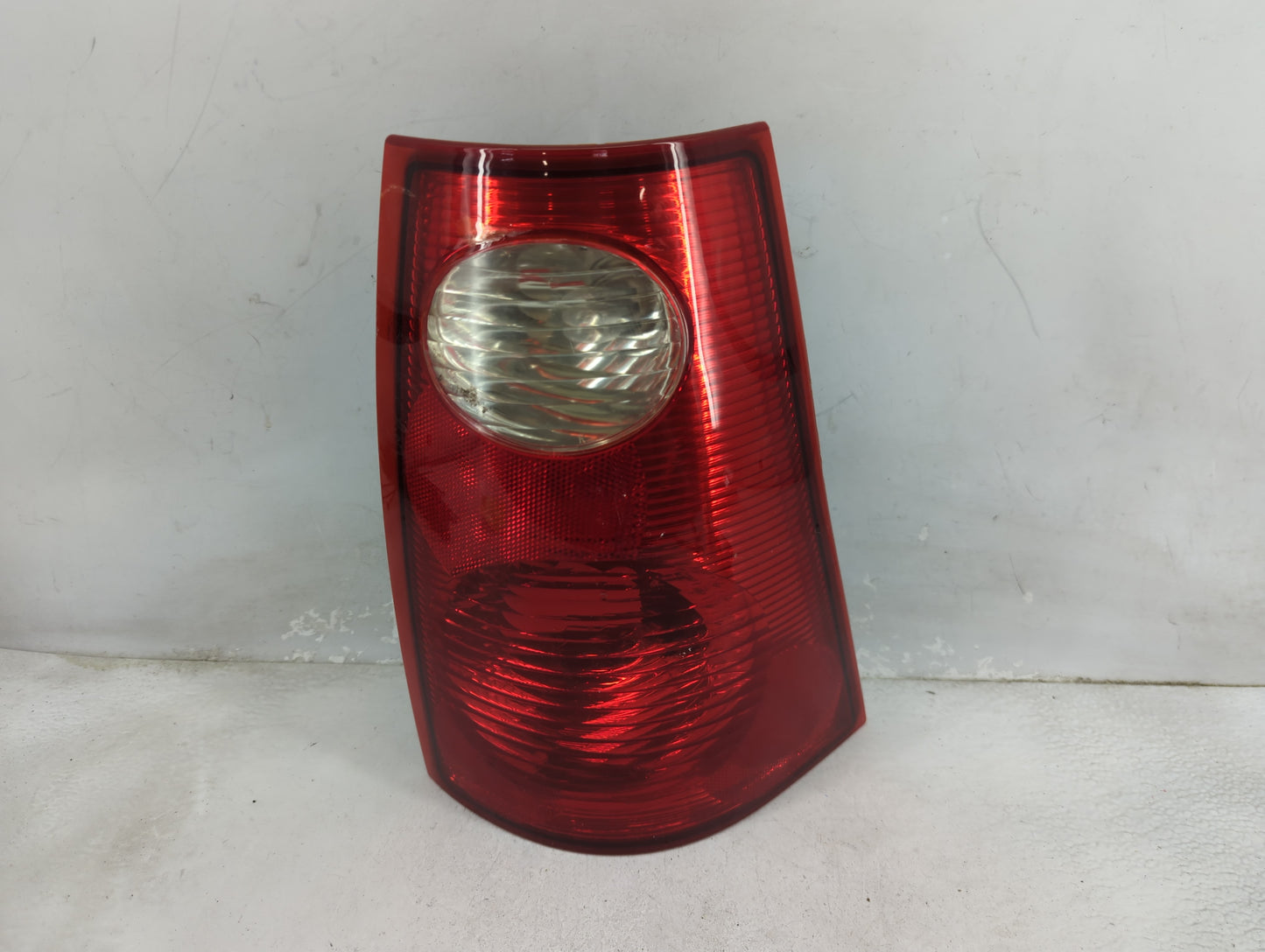 2001-2005 Ford Explorer Sport Trac Tail Light Assembly Passenger Right OEM Fits Fits 2001 2002 2003 2004 2005 OEM Used Auto 