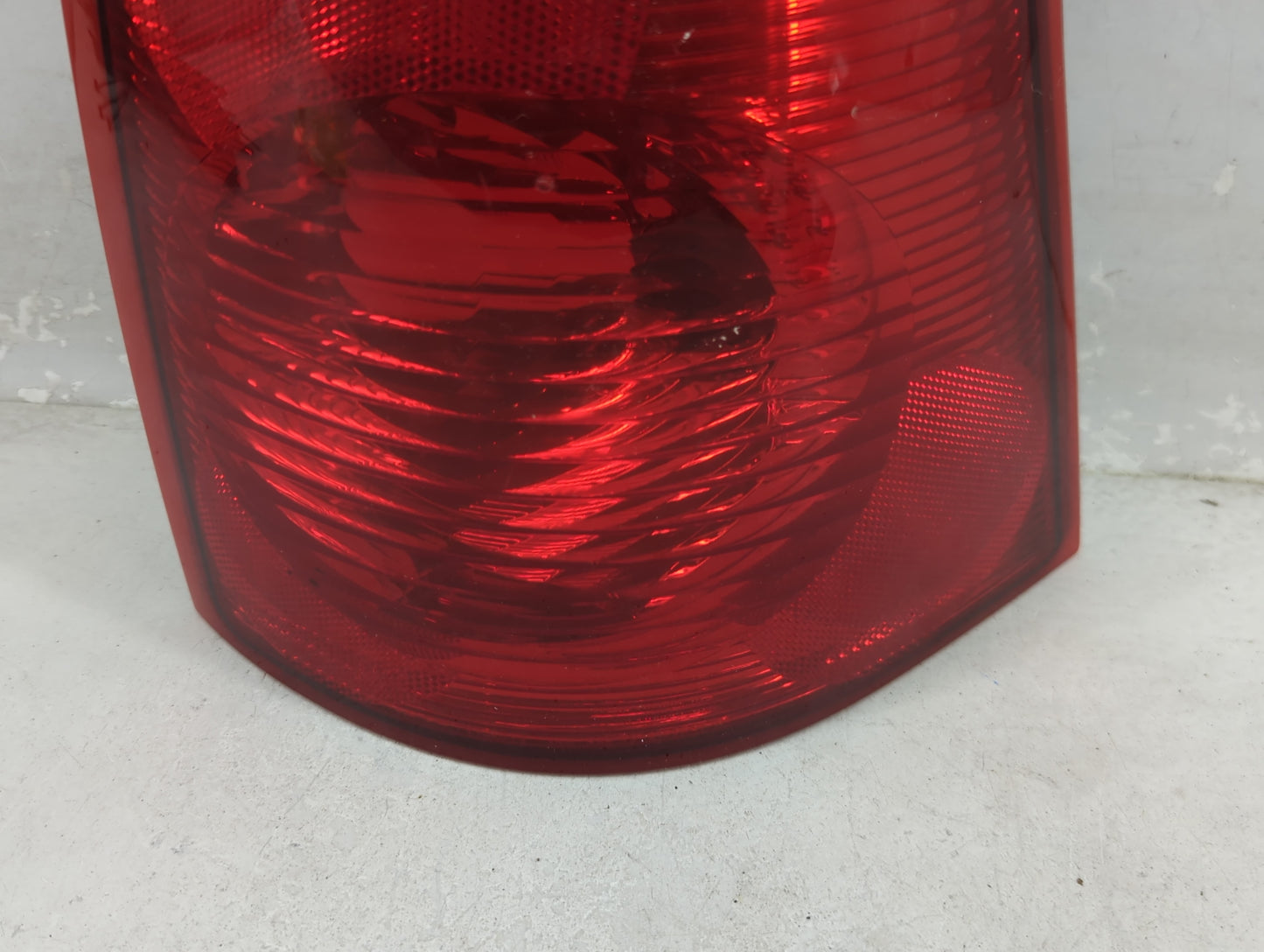 2001-2005 Ford Explorer Sport Trac Tail Light Assembly Passenger Right OEM Fits Fits 2001 2002 2003 2004 2005 OEM Used Auto 