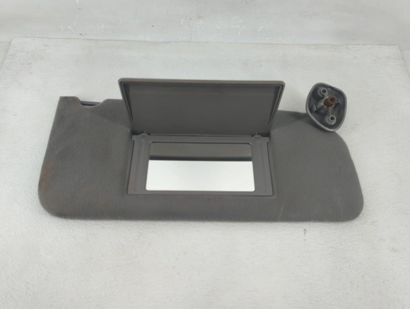 2002-2004 Ford F-150 Sun Visor Shade Replacement Passenger Right Mirror Fits Fits 2002 2003 2004 OEM Used Auto Parts - Oemus