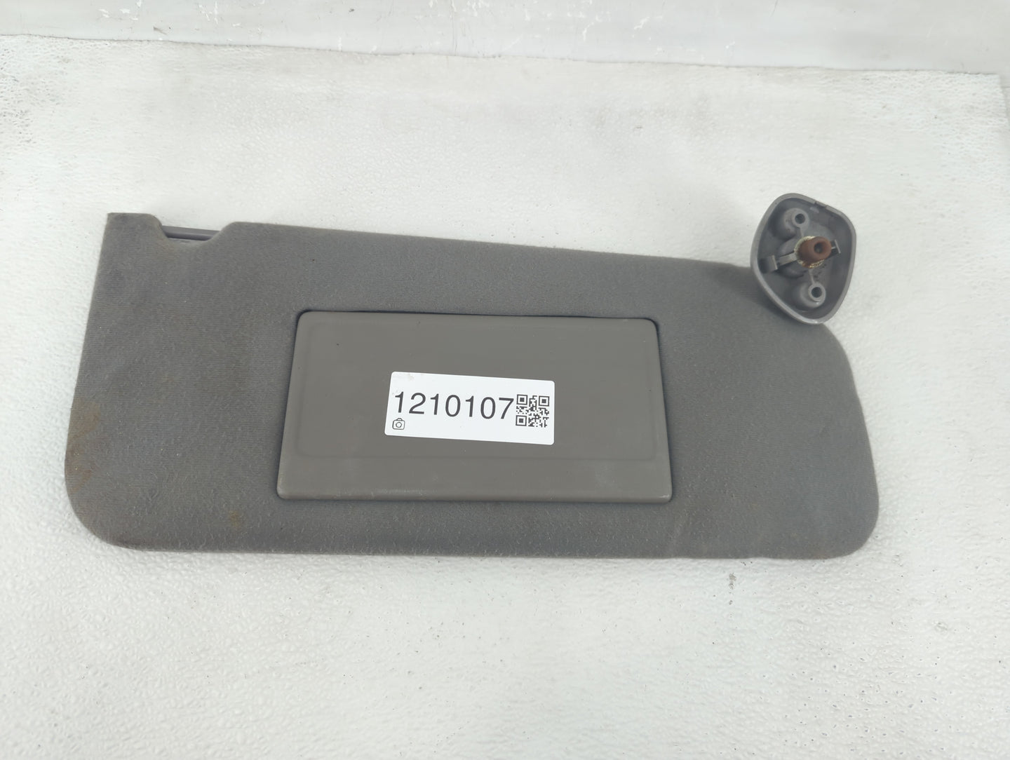 2002-2004 Ford F-150 Sun Visor Shade Replacement Passenger Right Mirror Fits Fits 2002 2003 2004 OEM Used Auto Parts - Oemus