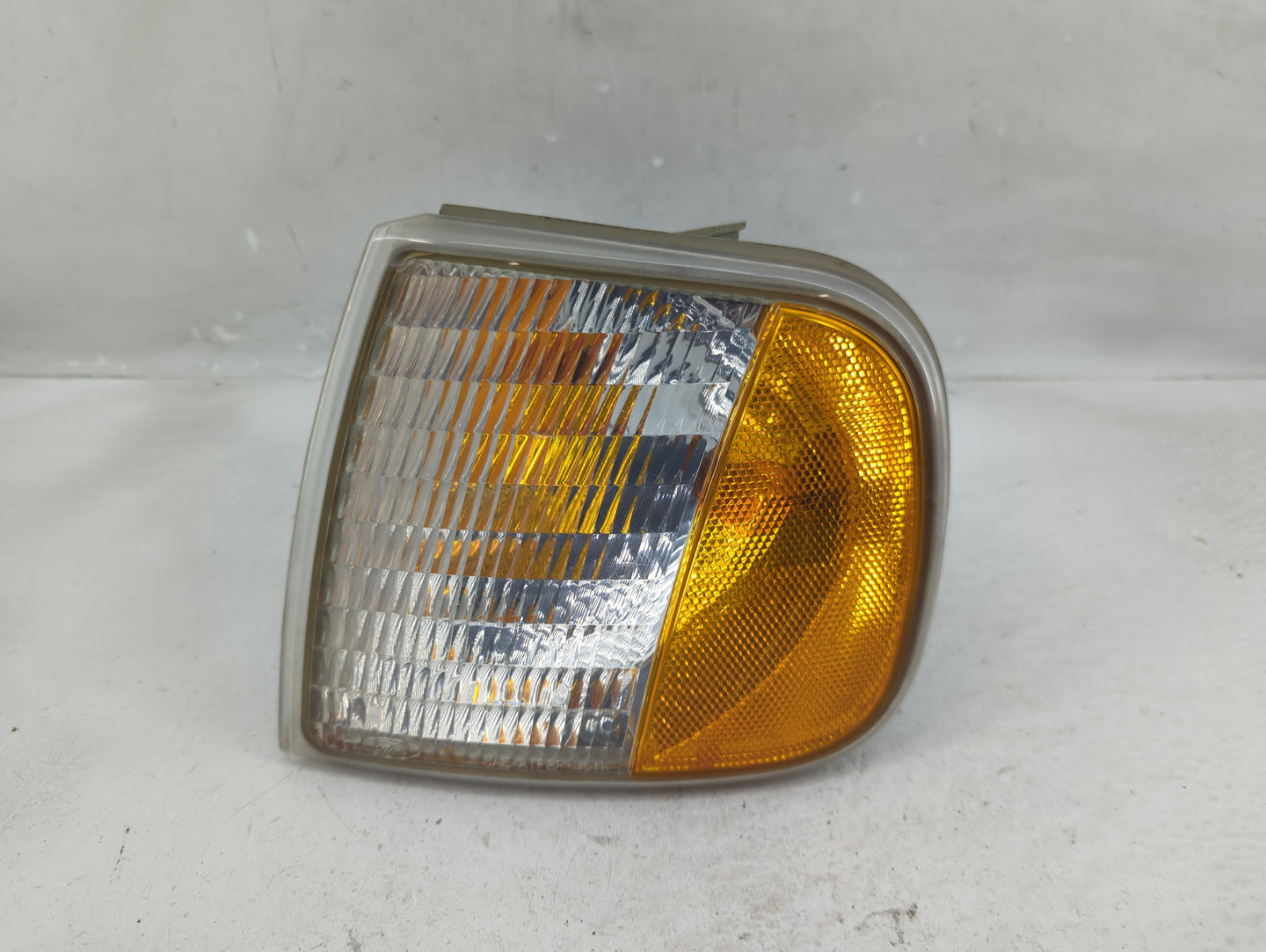 2001-2004 Ford F-150 Tail Light Assembly Driver Left OEM P/N:SAE-AIP2P-96TK Fits Fits 2001 2002 2003 2004 OEM Used Auto Part