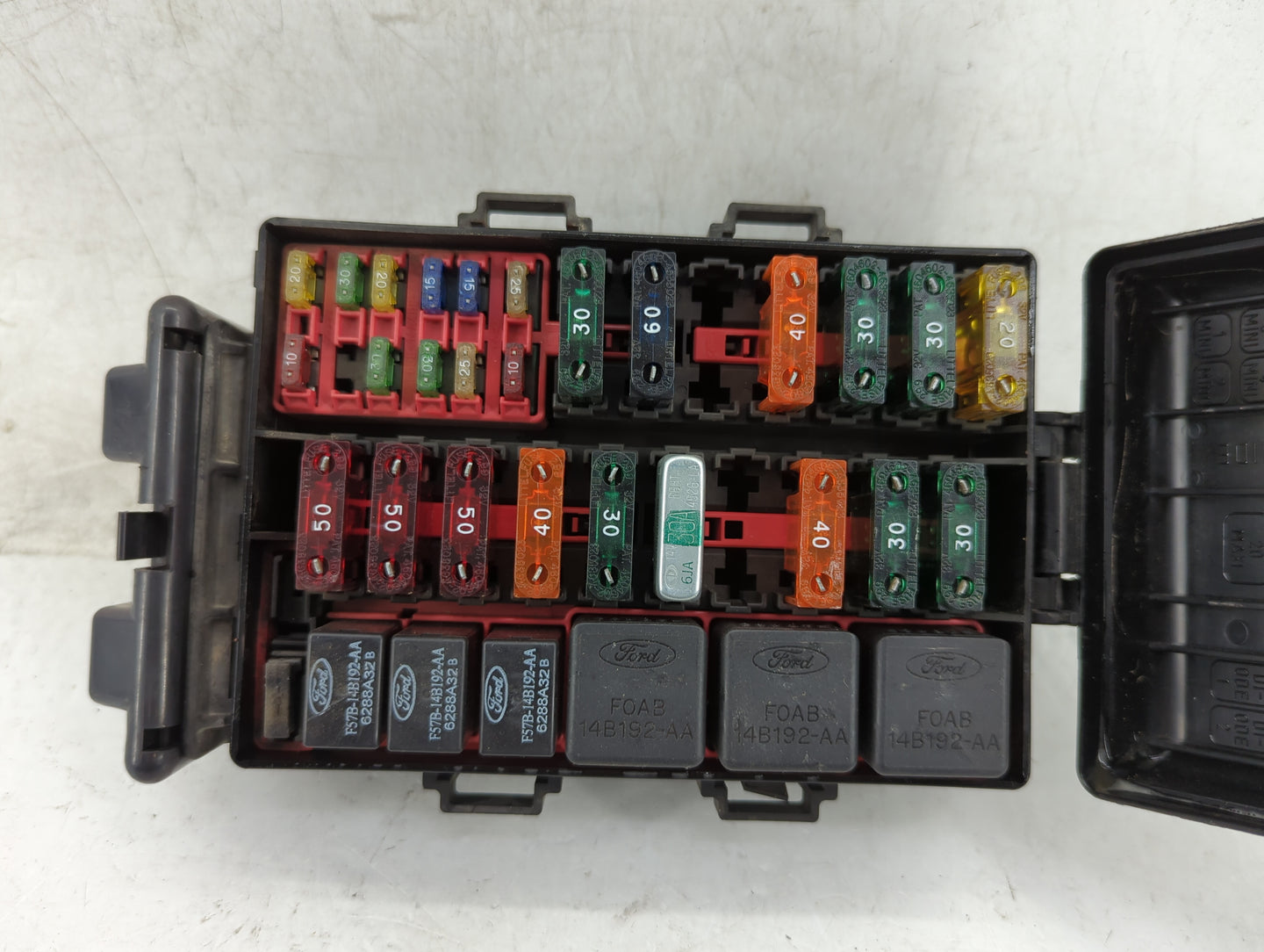 2000-2004 Ford F-150 Fusebox Fuse Box Panel Relay Module P/N:F65B-14A003-C Fits Fits 2000 2001 2002 2003 2004 OEM Used Auto 