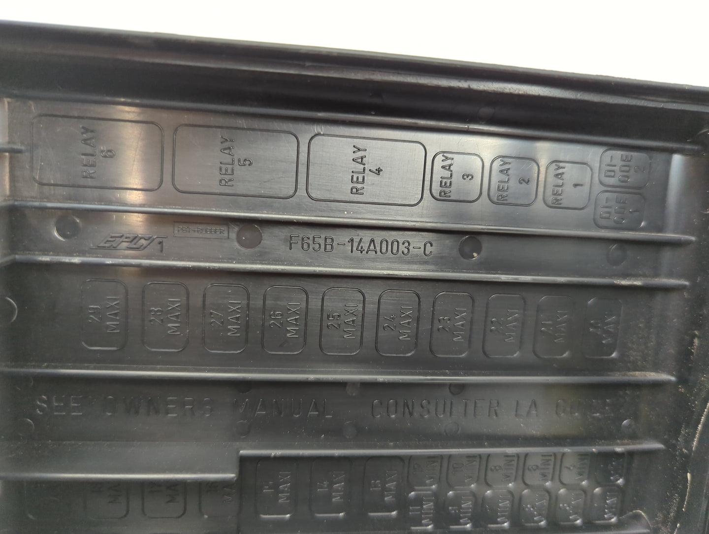 2000-2004 Ford F-150 Fusebox Fuse Box Panel Relay Module P/N:F65B-14A003-C Fits Fits 2000 2001 2002 2003 2004 OEM Used Auto 