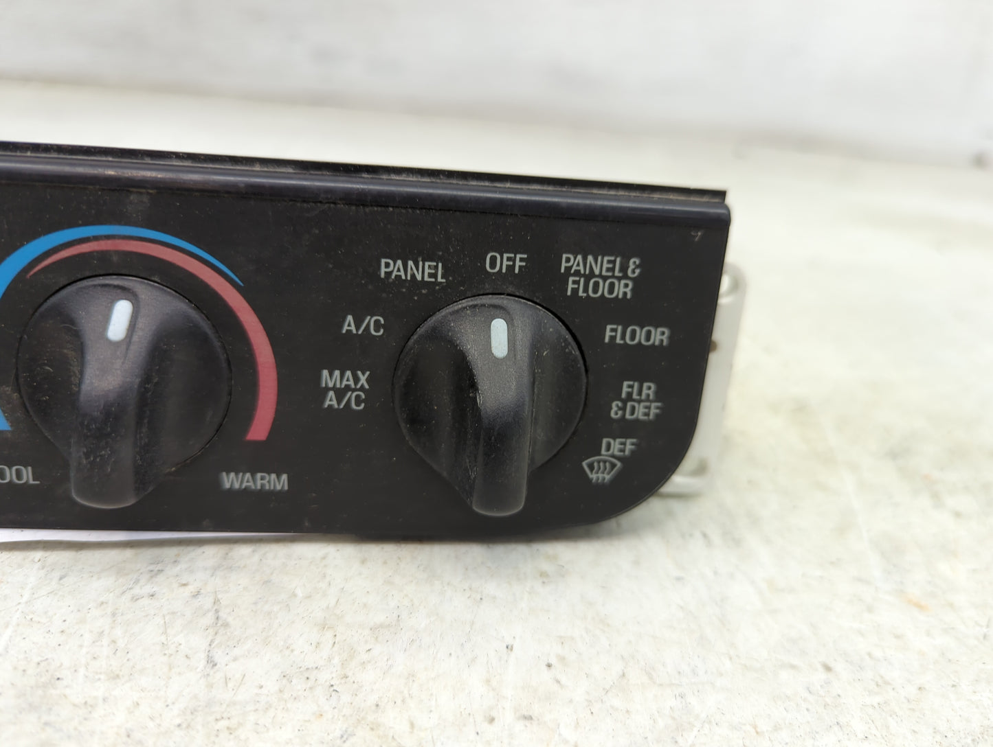 2003 Ford F-150 Climate Control Module Temperature AC/Heater Replacement P/N:YL3H-19E764-A Fits OEM Used Auto Parts - Oemuse