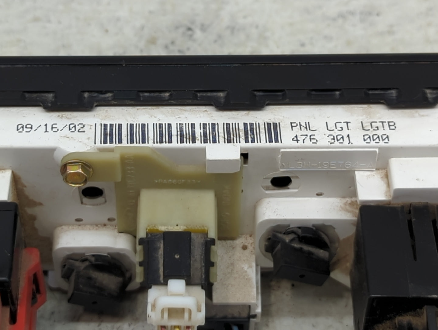 2003 Ford F-150 Climate Control Module Temperature AC/Heater Replacement P/N:YL3H-19E764-A Fits OEM Used Auto Parts - Oemuse
