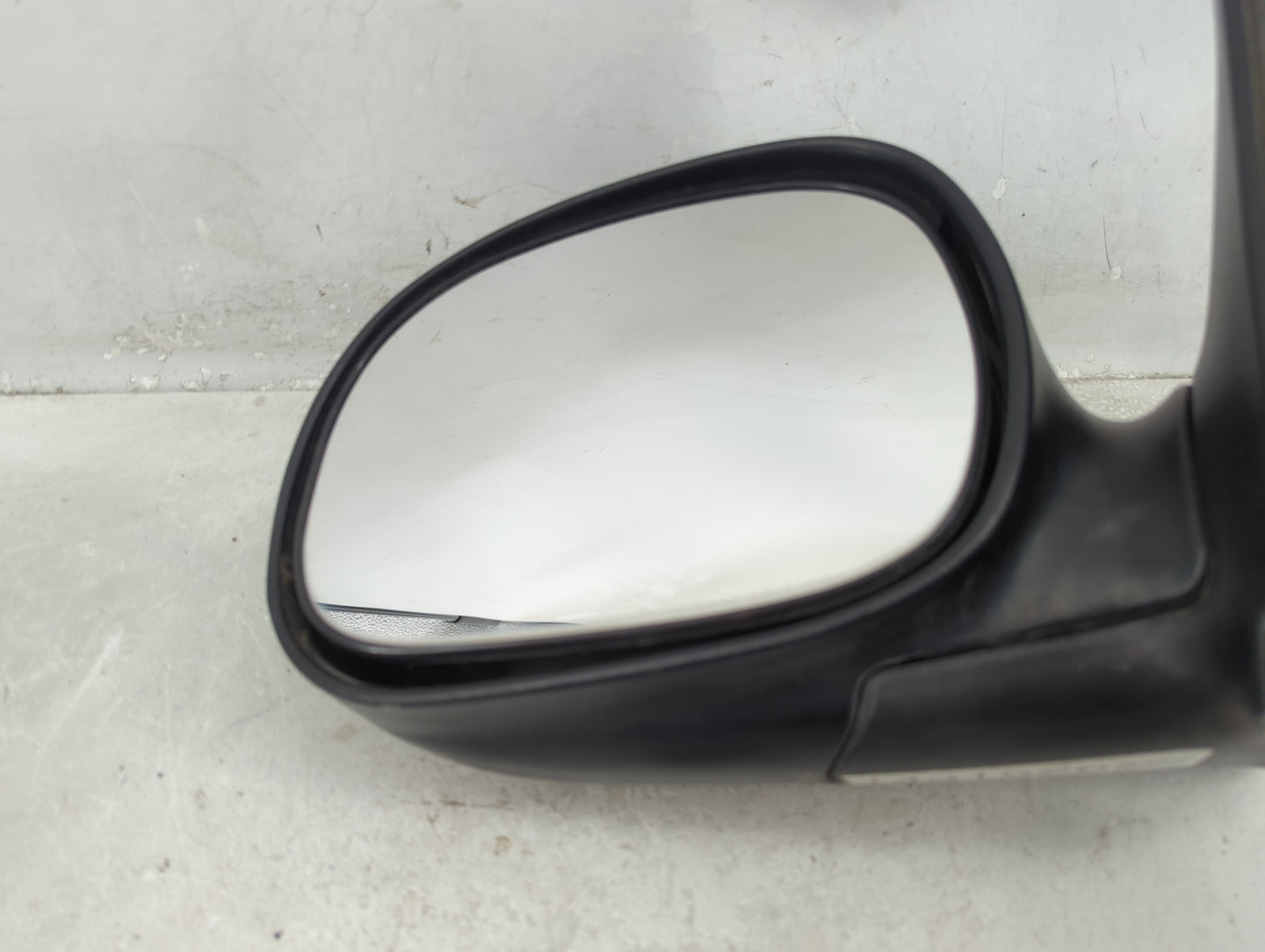 1998-2004 Ford F-150 Driver Side View Mirror - Left Door Mirror OEM Used - Oemusedautoparts1.com
