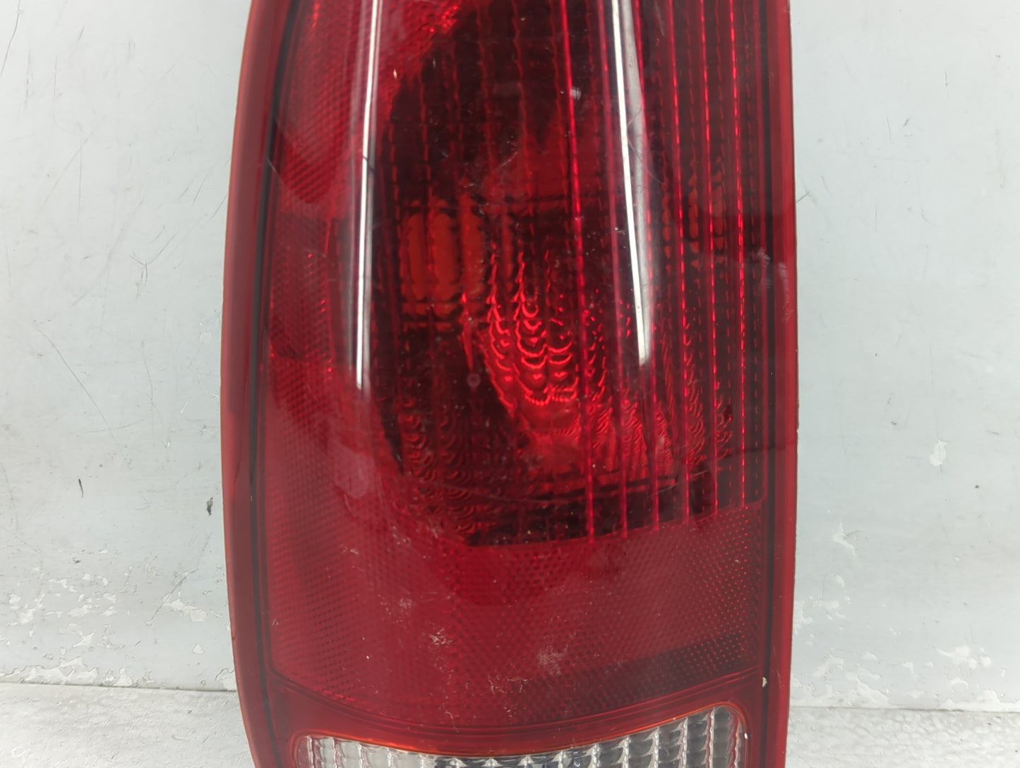 1997-2004 Ford F-150 Tail Light Assembly Passenger Right OEM Fits Fits 1997 1998 1999 2000 2001 2002 2003 2004 2005 2006 200