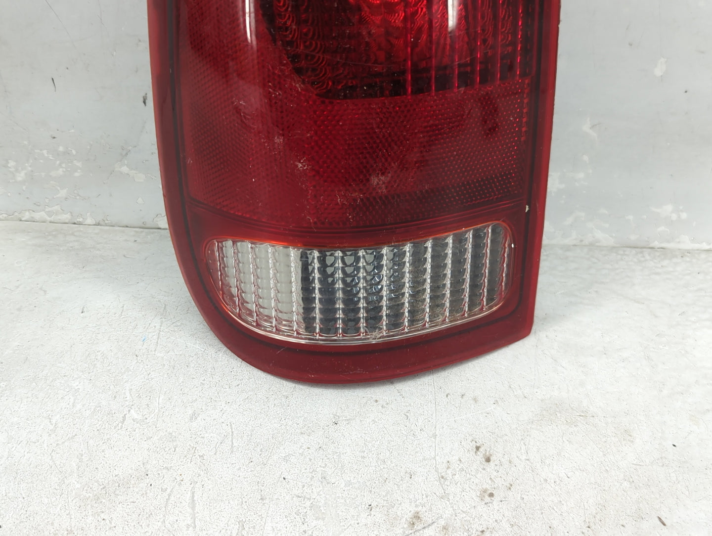 1997-2004 Ford F-150 Tail Light Assembly Passenger Right OEM Fits Fits 1997 1998 1999 2000 2001 2002 2003 2004 2005 2006 200