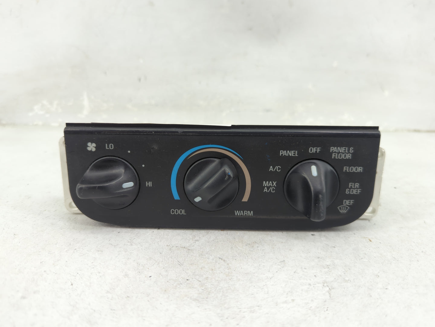 1999-2004 Ford F-150 Climate Control Module Temperature AC/Heater Replacement P/N:YL3H-19E764 378 000 938 Fits OEM Used Auto