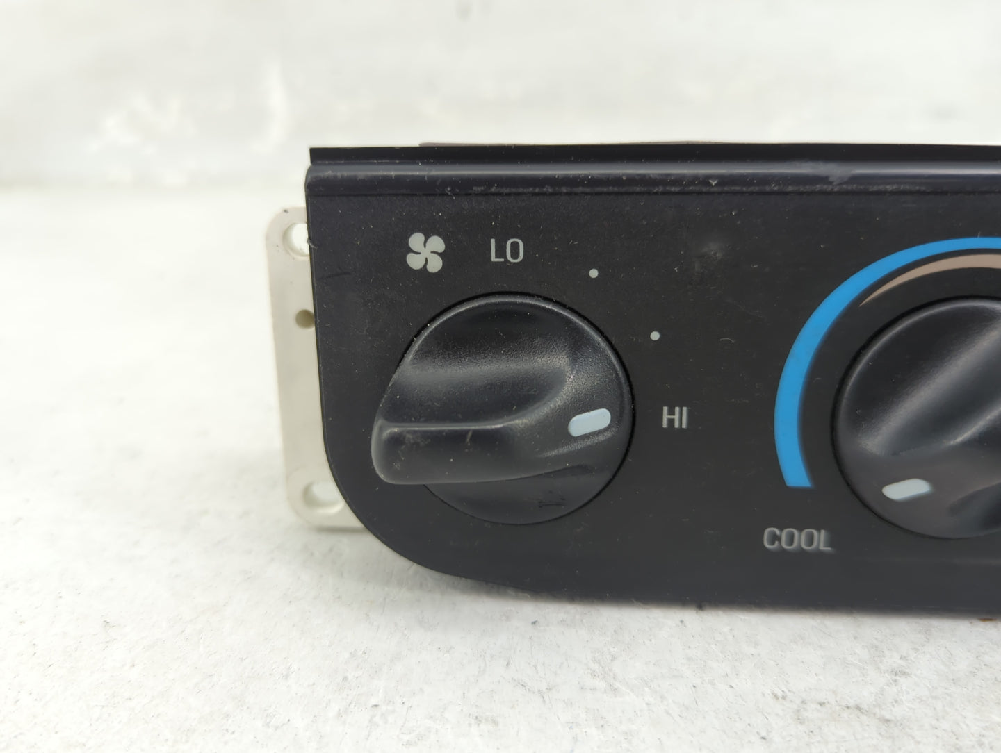 1999-2004 Ford F-150 Climate Control Module Temperature AC/Heater Replacement P/N:YL3H-19E764 378 000 938 Fits OEM Used Auto