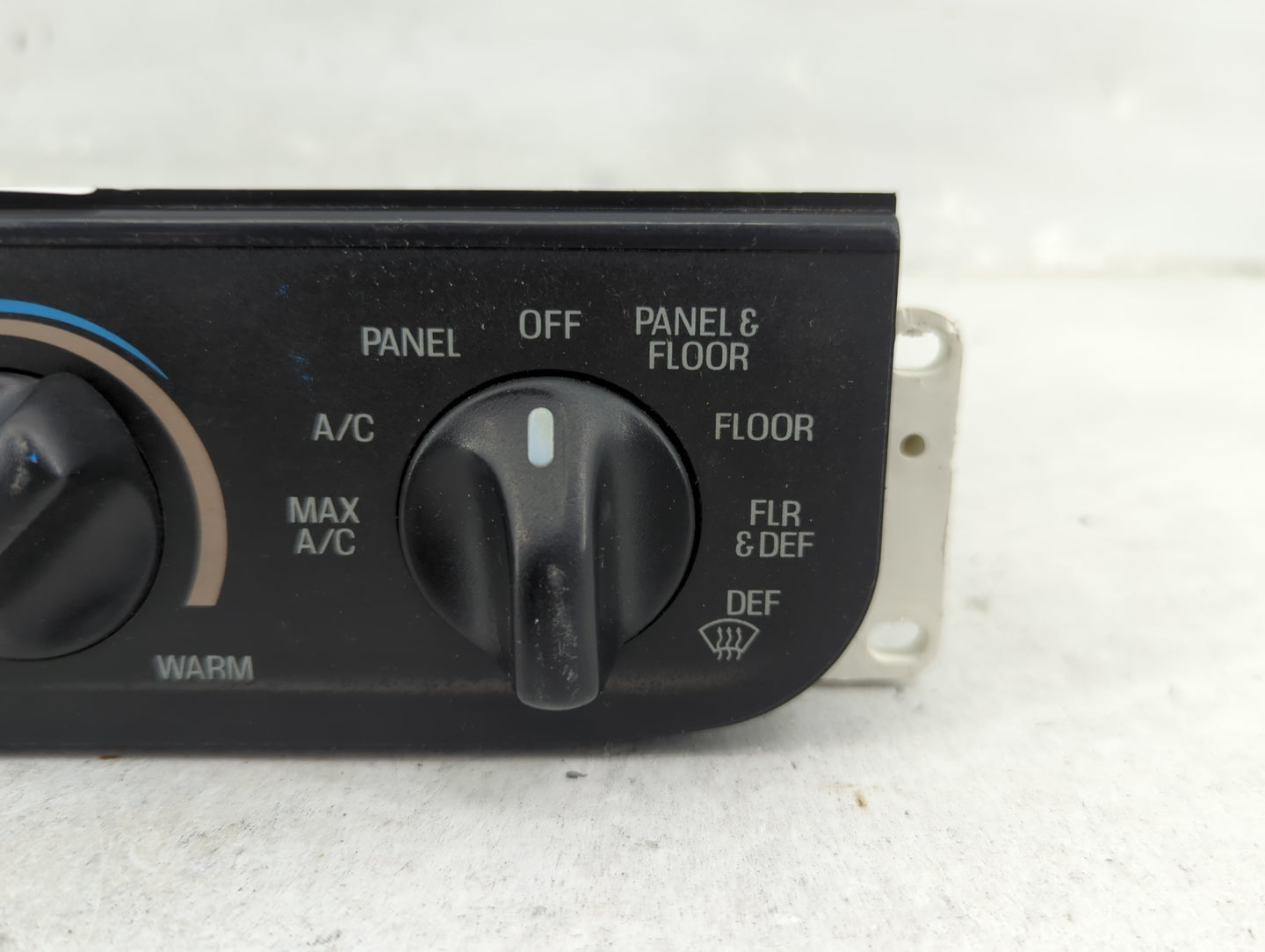 1999-2004 Ford F-150 Climate Control Module Temperature AC/Heater Replacement P/N:YL3H-19E764 378 000 938 Fits OEM Used Auto