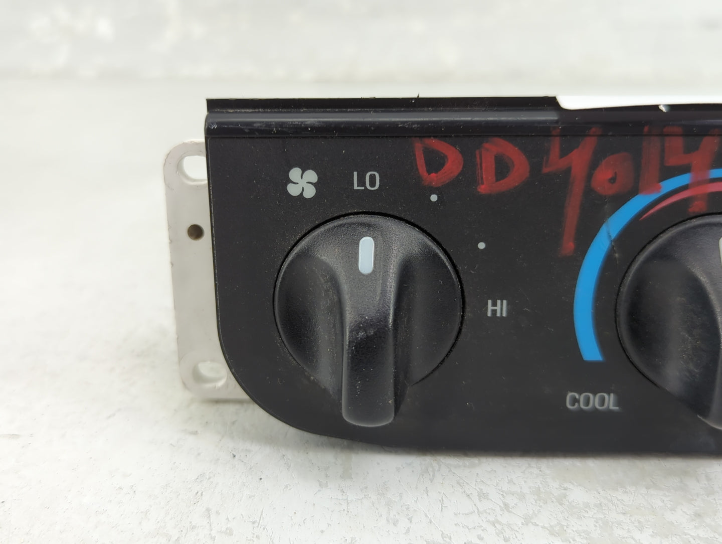 1999-2004 Ford F-150 Climate Control Module Temperature AC/Heater Replacement P/N:YL3H-19E764-A Fits OEM Used Auto Parts - O
